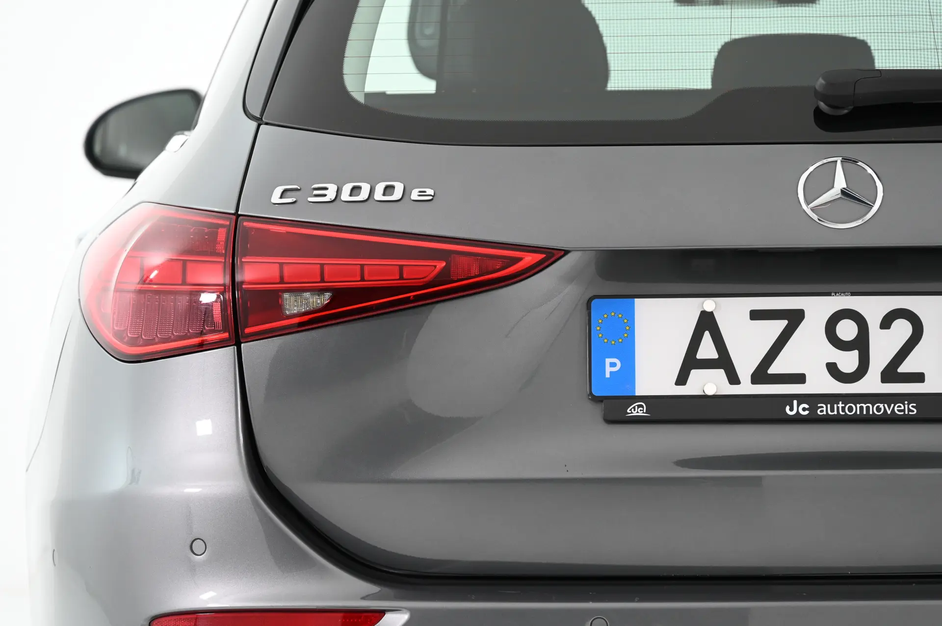 Mercedes-Benz C 300 e Avantgarde 12