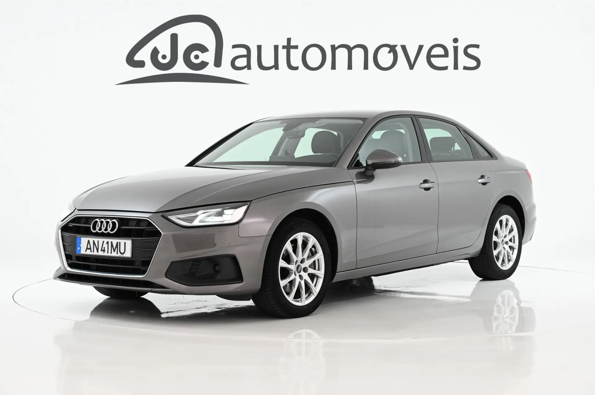Audi A4 40 TDI S tronic 14