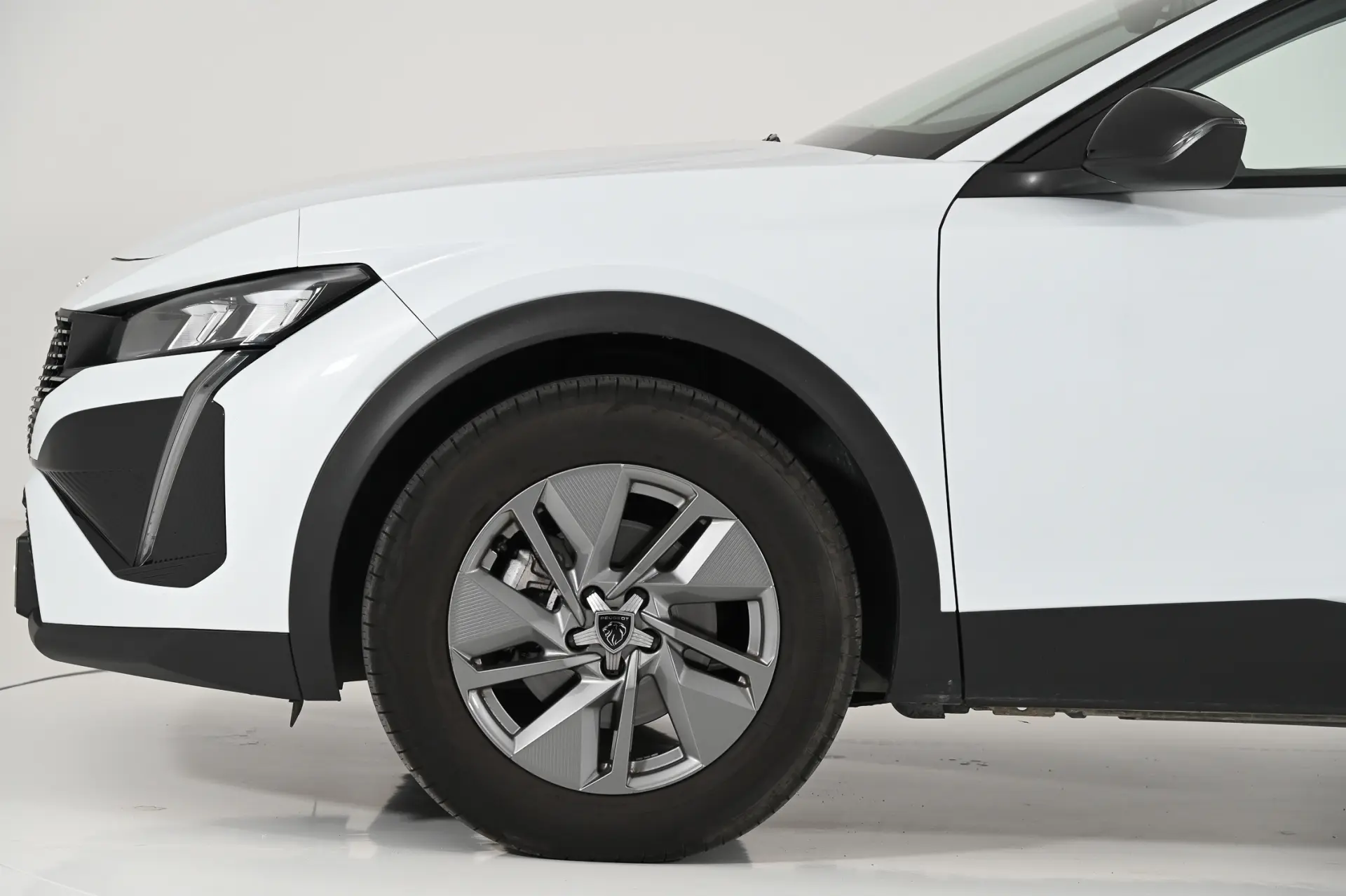 Peugeot 408 1.2 PureTech Allure EAT8 11