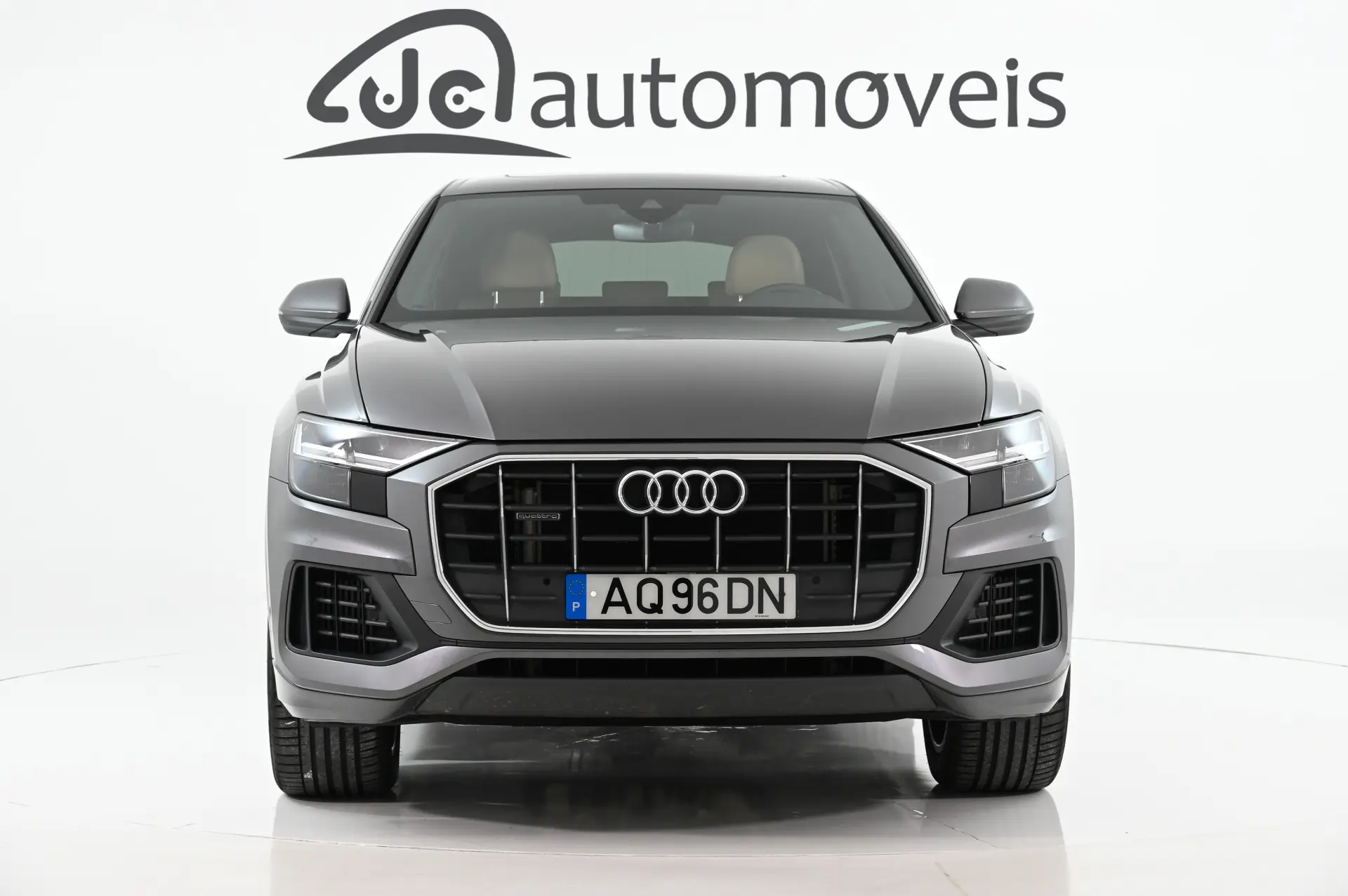 Audi Q8 55 TFSIe quattro Tiptronic 5