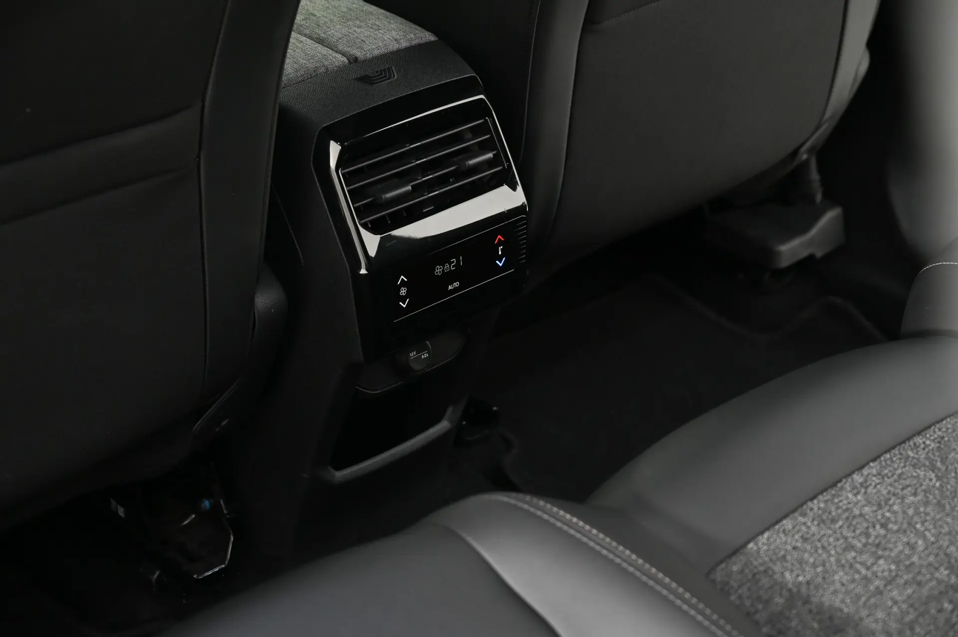 Peugeot 5008 1.2 Hybrid Allure Pack e-DCS6 23