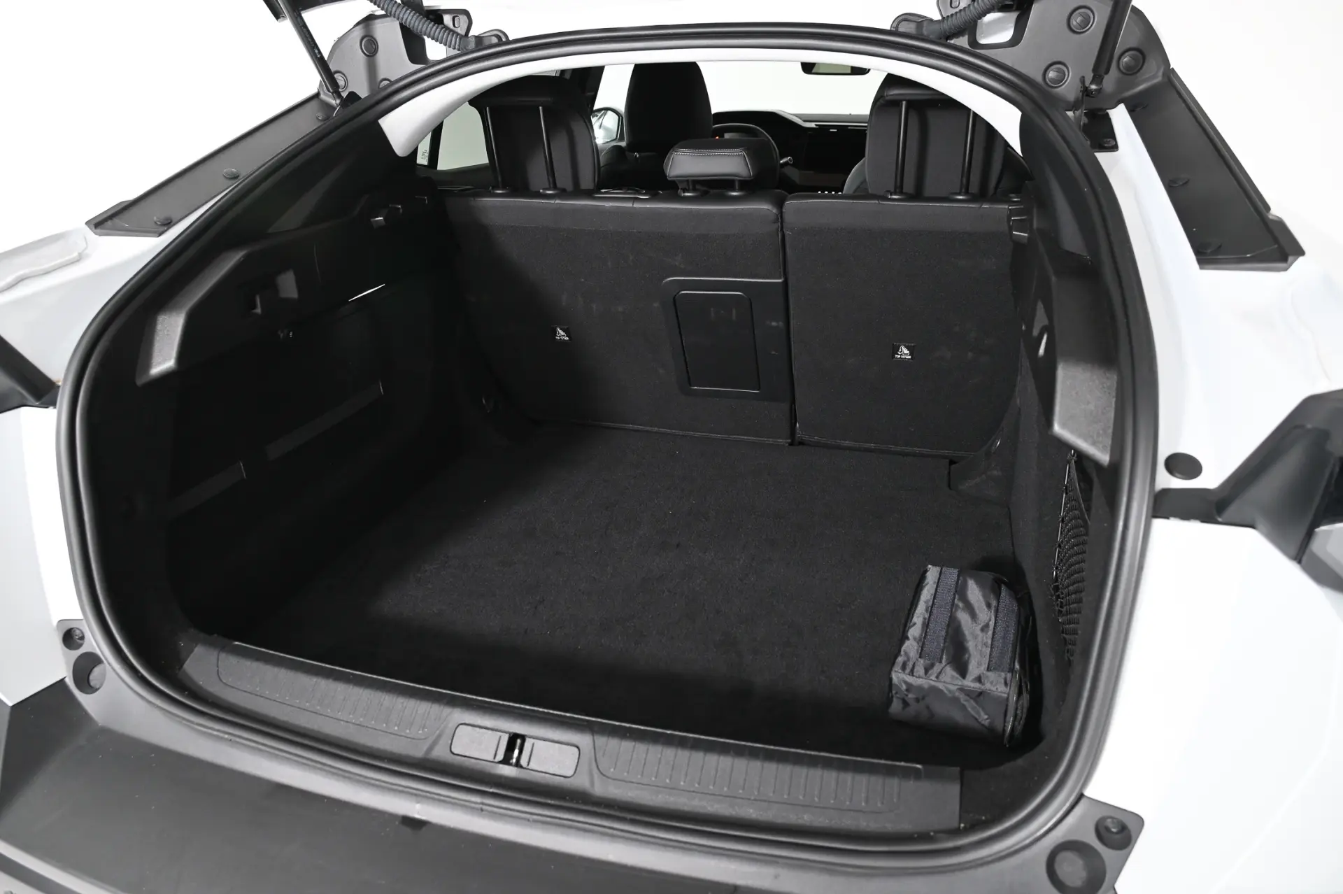 Peugeot 408 1.2 PureTech Allure EAT8 10