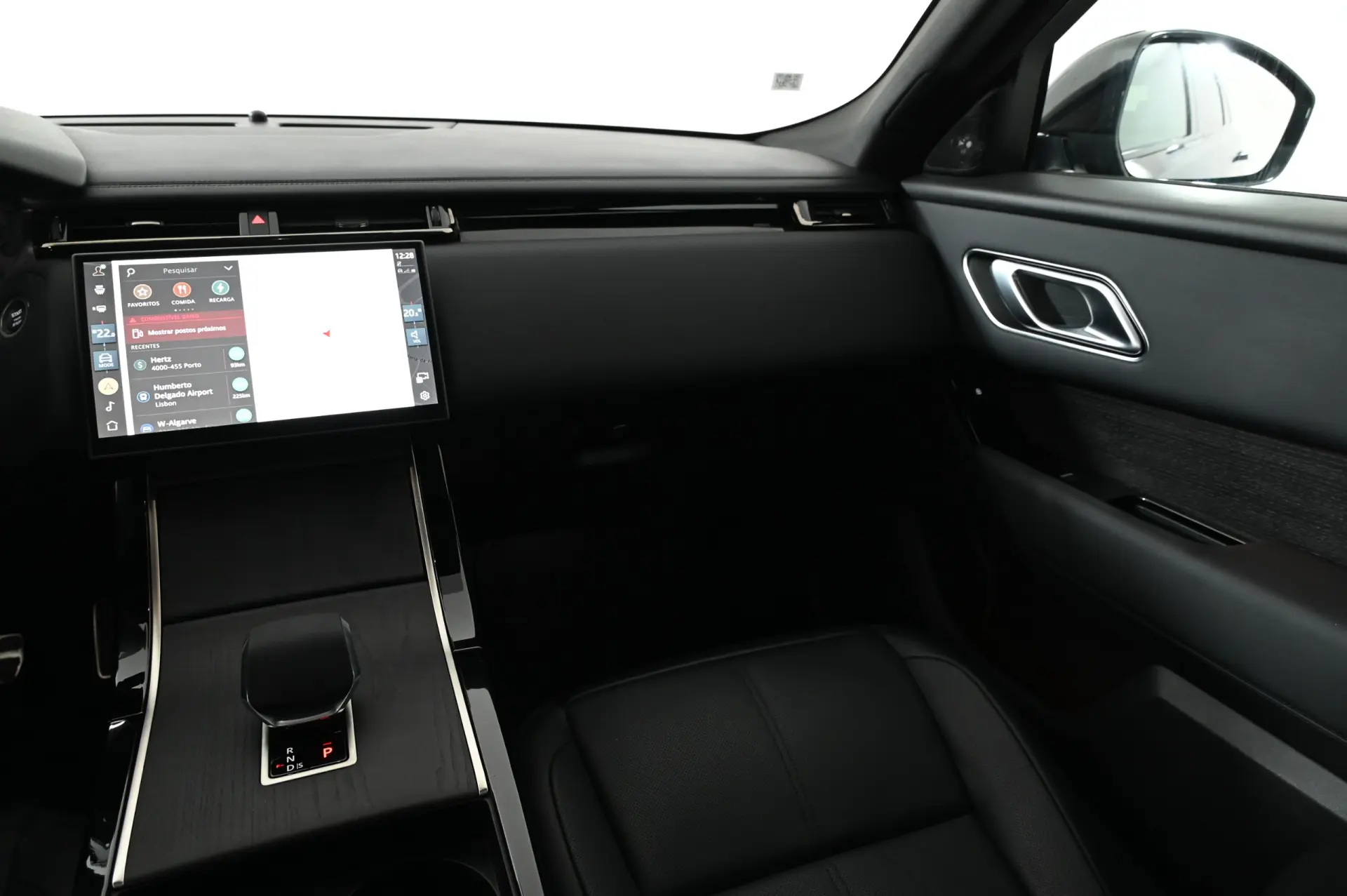 Land Rover Range Rover Velar 2.0 P400e AWD Dynamic SE 14