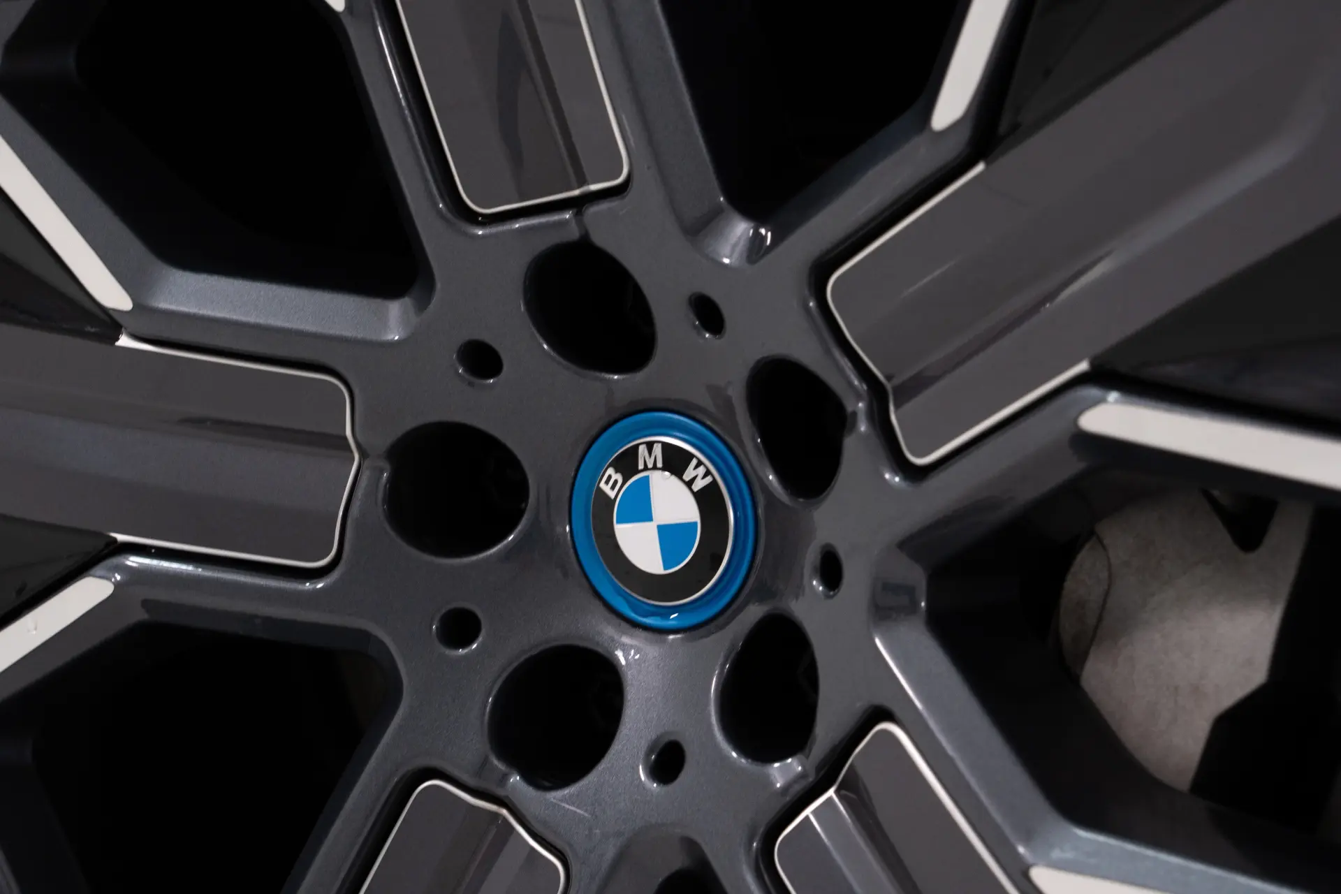 BMW iX xDrive 40 17
