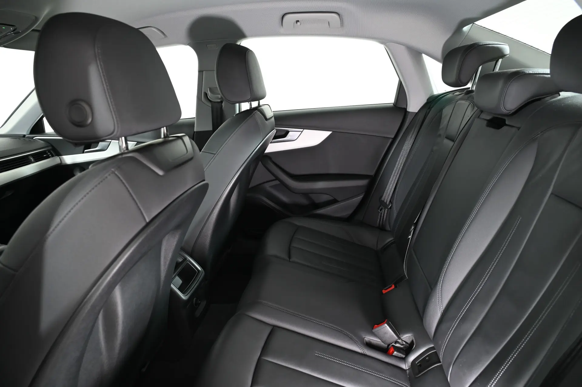 Audi A4 40 TDI S tronic 28