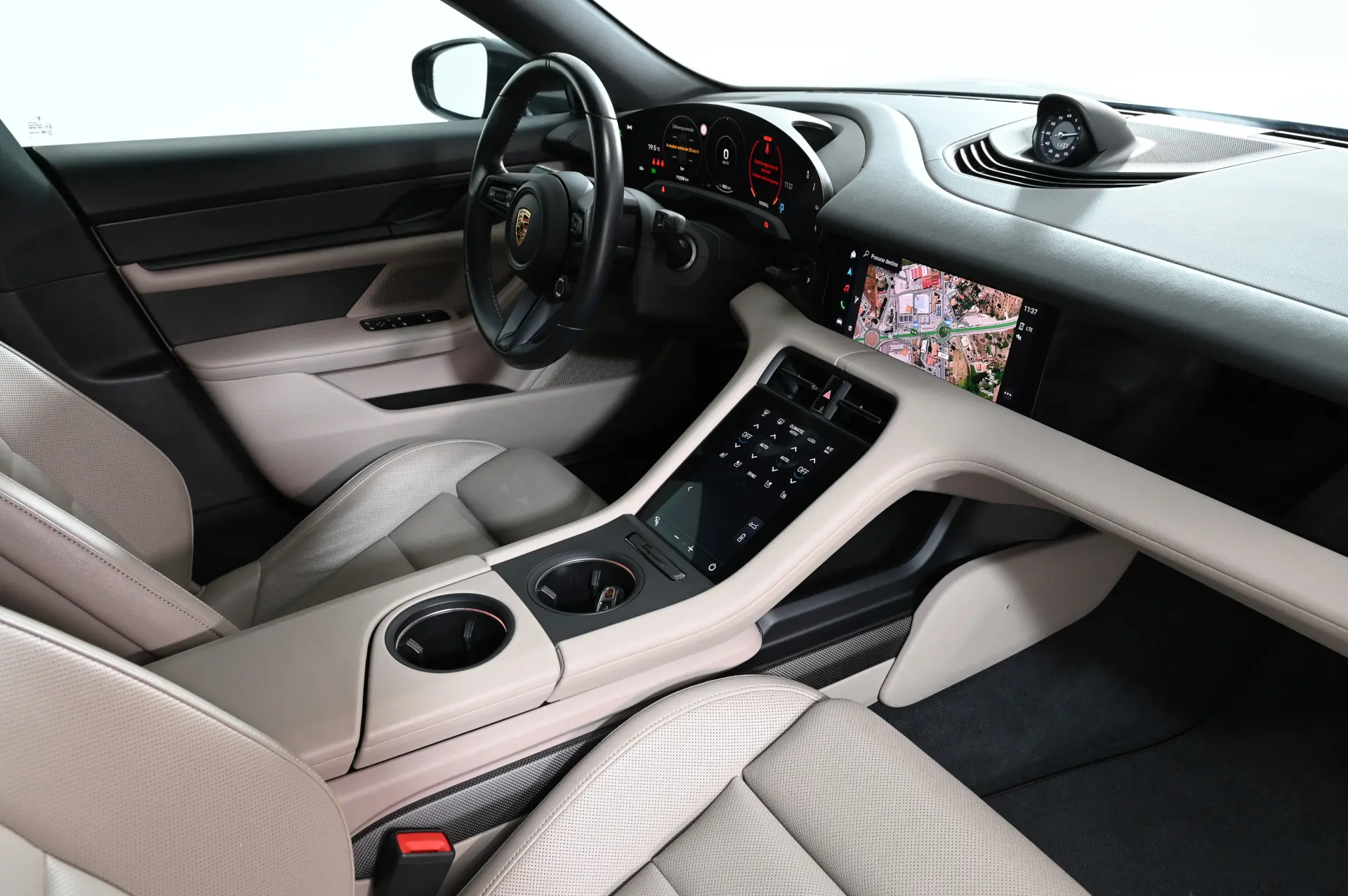 Porsche Taycan Sport Turismo 4S 33