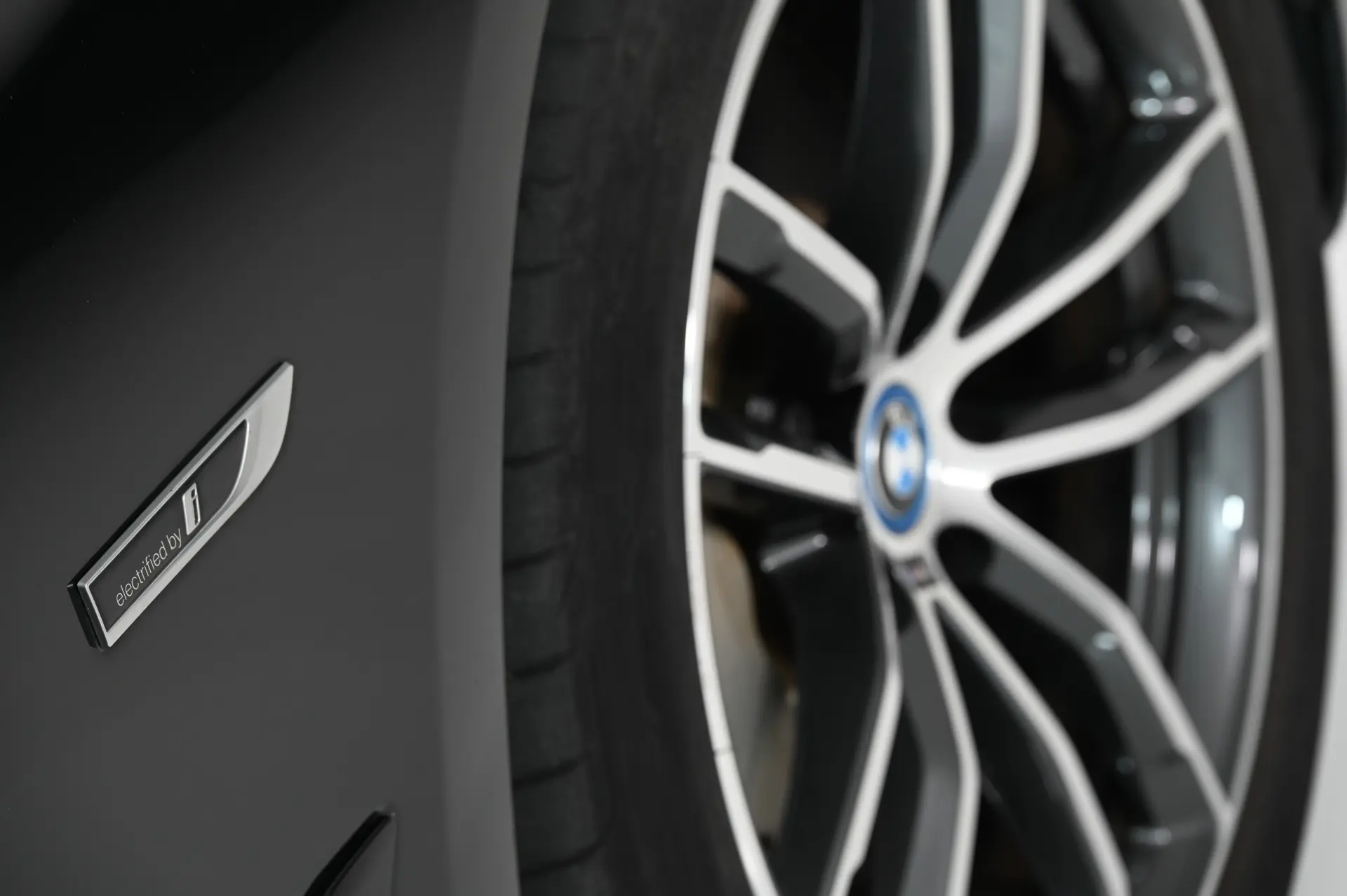 BMW 520 e Pack M 12