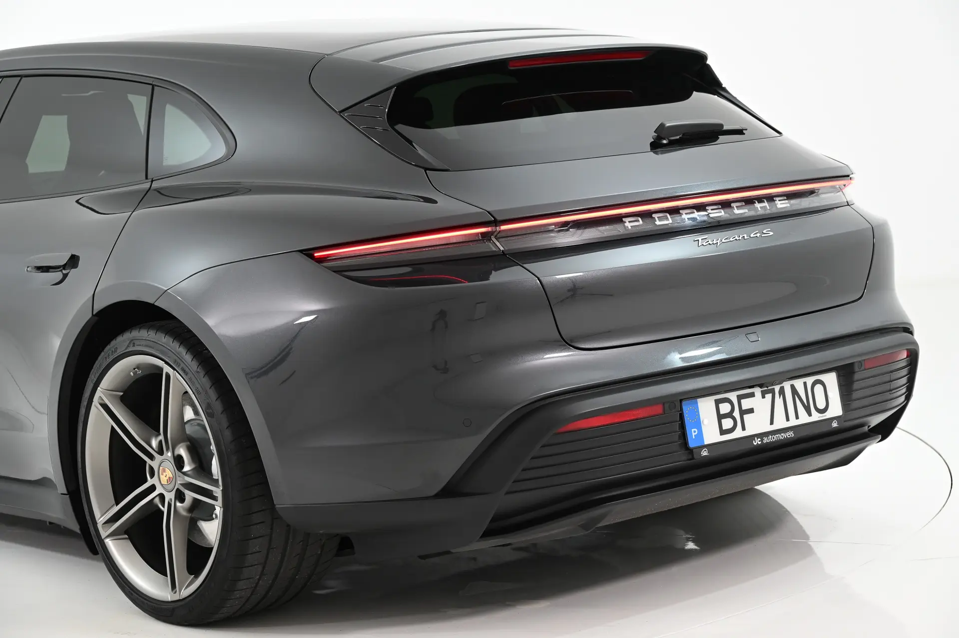 Porsche Taycan Sport Turismo 4S 10