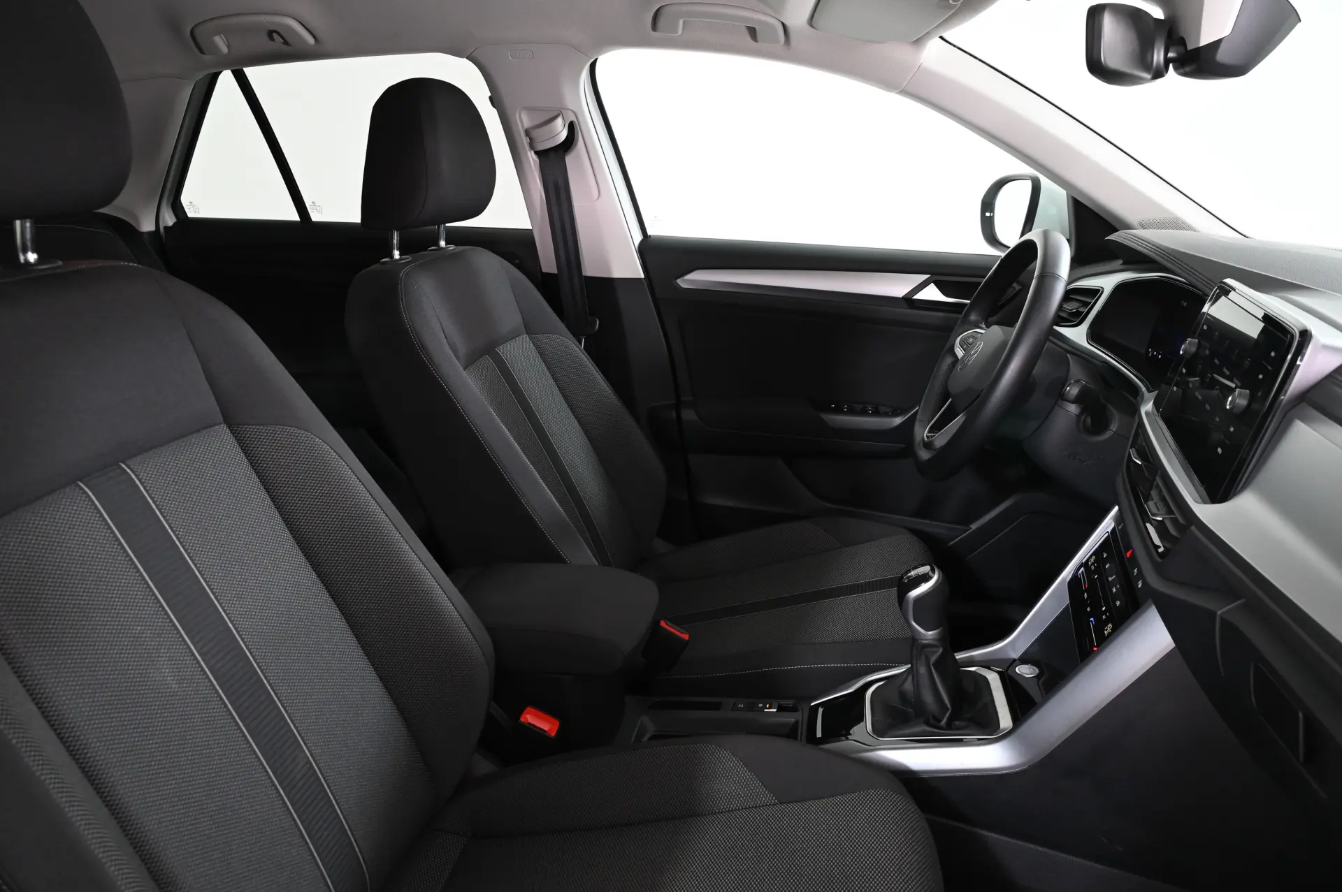 Volkswagen T-Roc 1.0 TSI Urban 28
