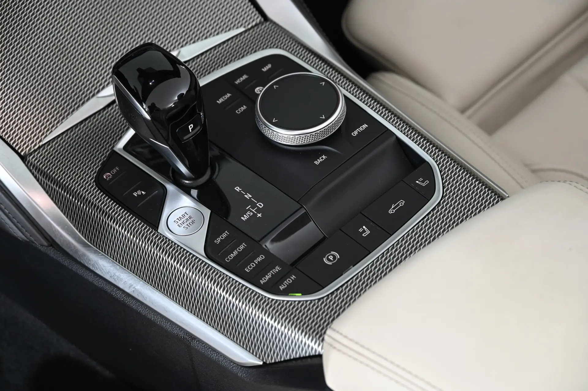 BMW 420 d Pack Desportivo M Auto 27