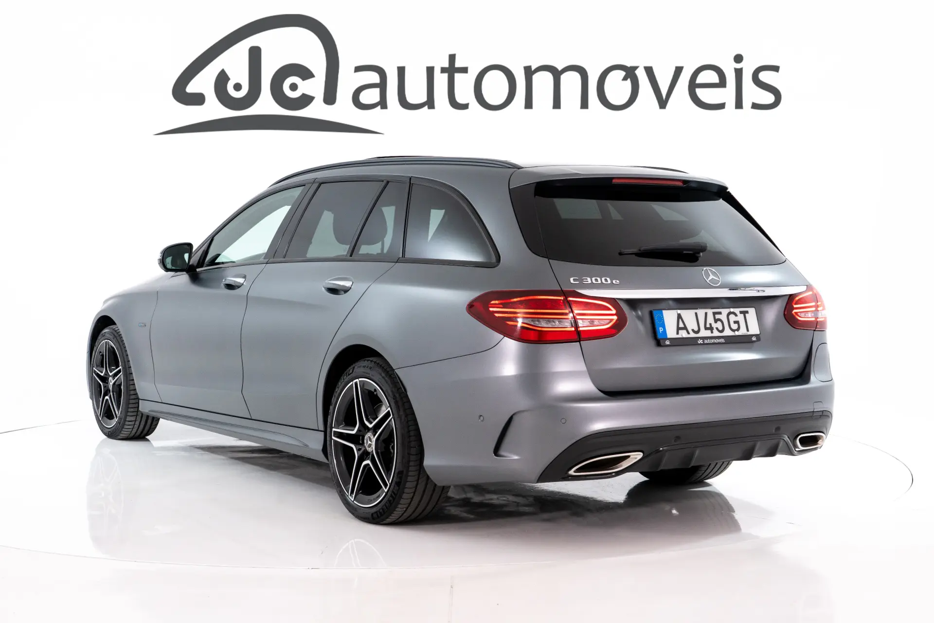 Mercedes-Benz C 300 e AMG Line 2