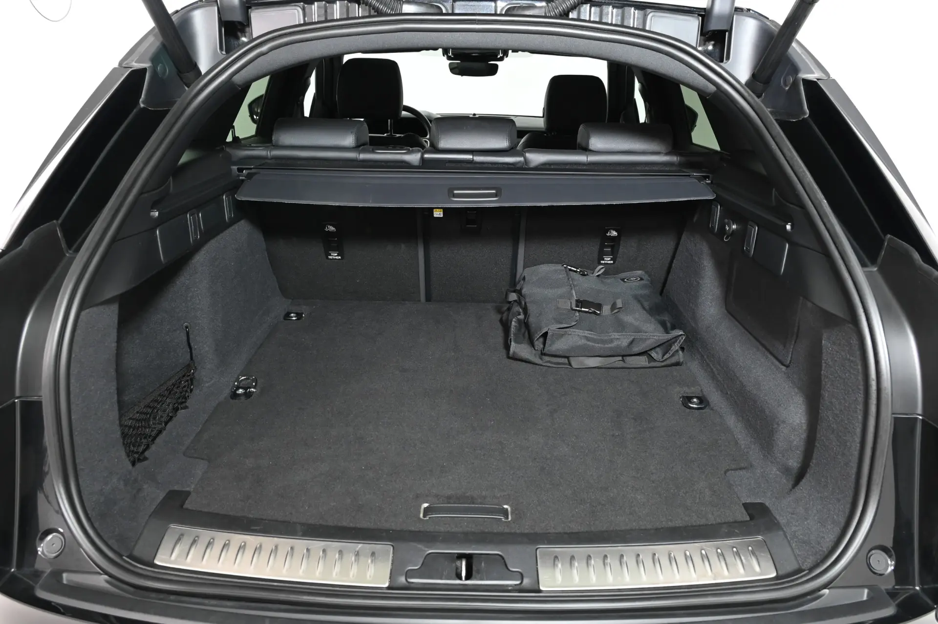 Land Rover Range Rover Velar 2.0 P400e AWD Dynamic SE 9