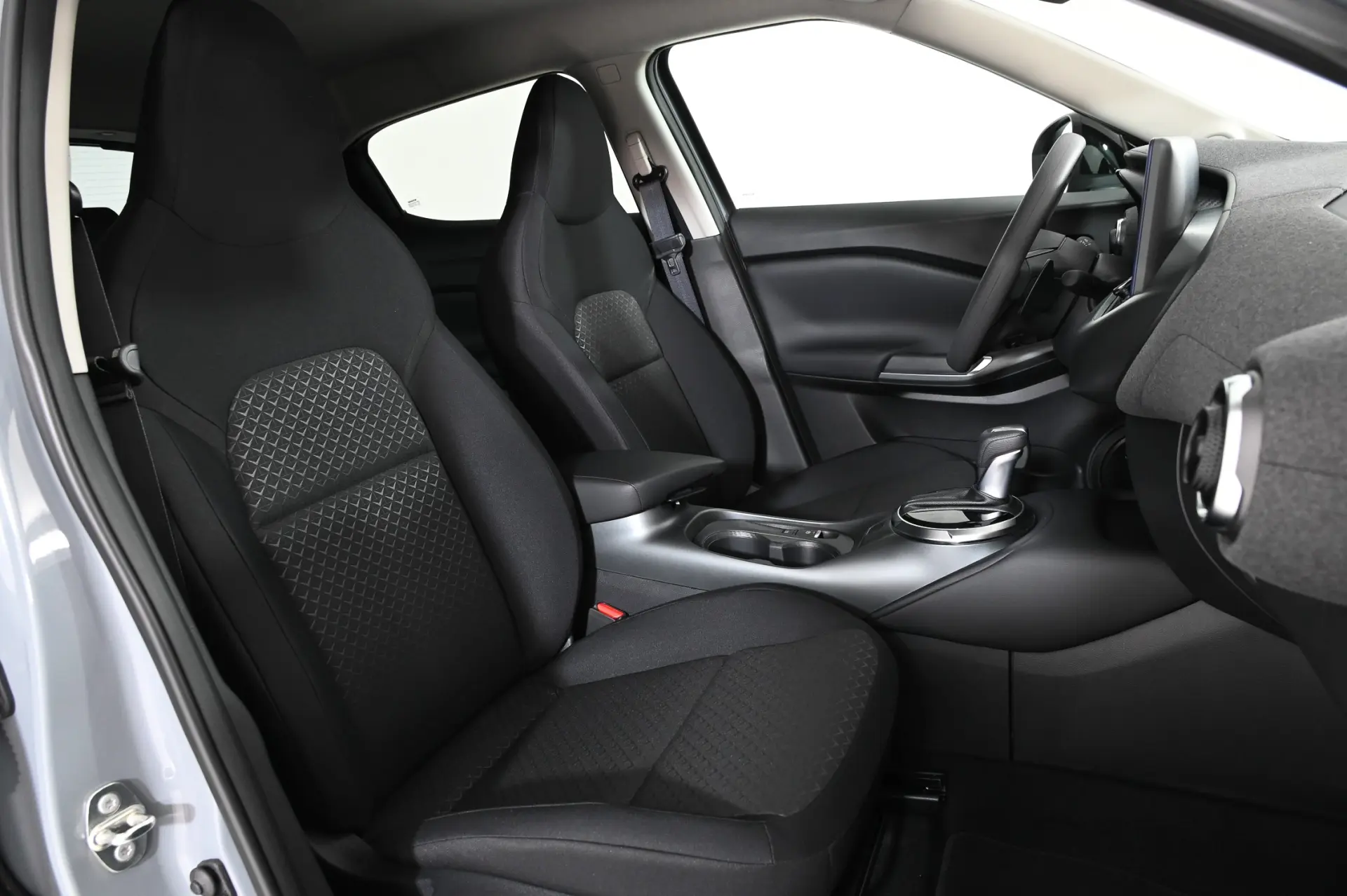 Nissan Juke 1.0 DIG-T N-Connecta DCT 4