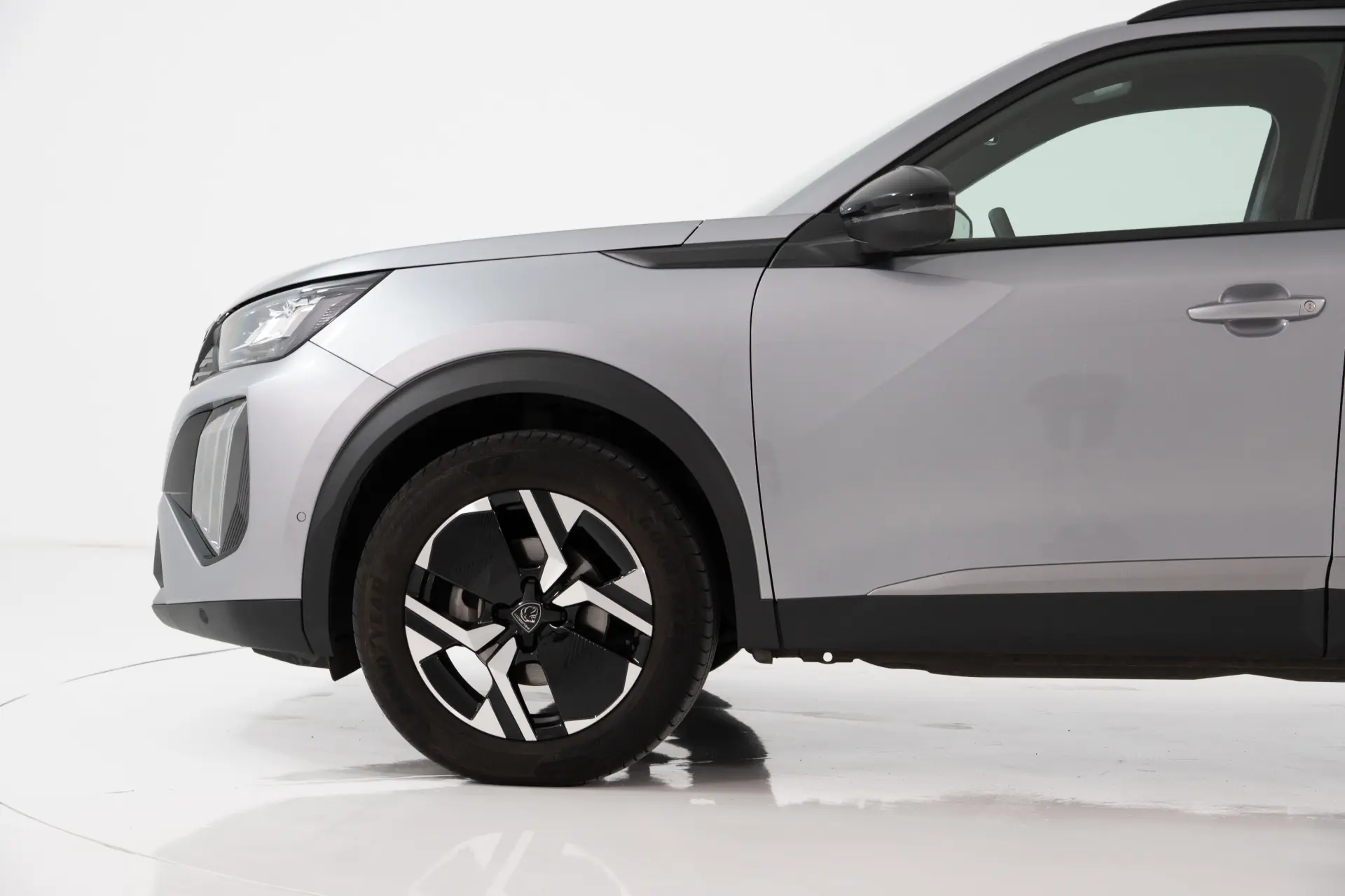 Peugeot 2008 1.2 PureTech Allure Pack EAT8 12
