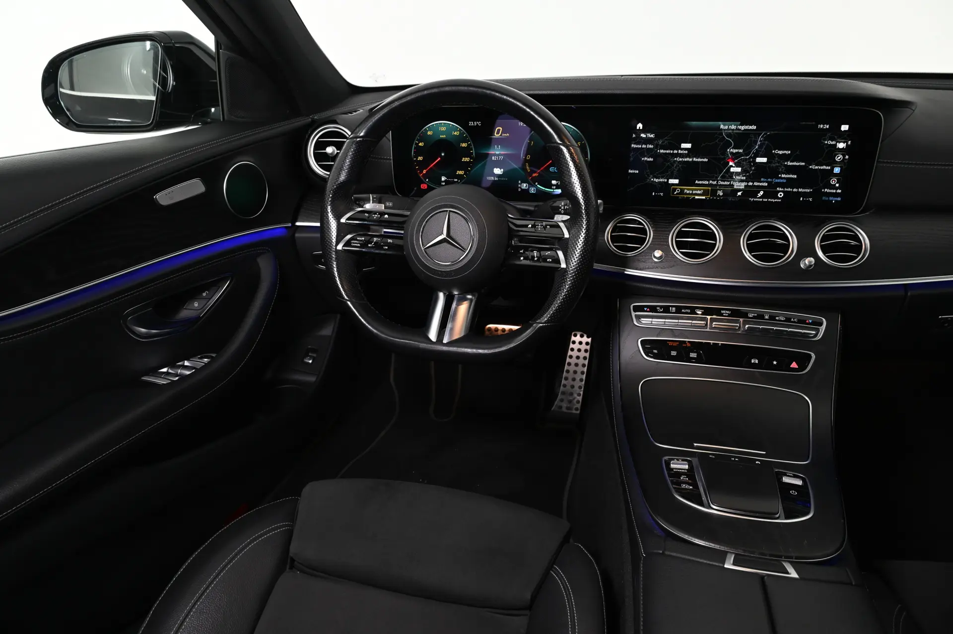 Mercedes-Benz E 300 de AMG Line 14