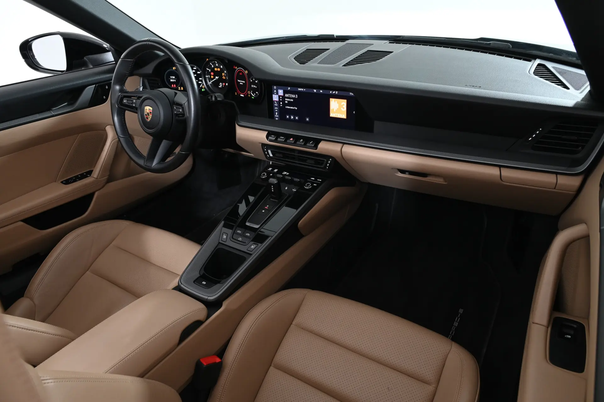 Porsche 911 (992) Carrera 4 PDK 15