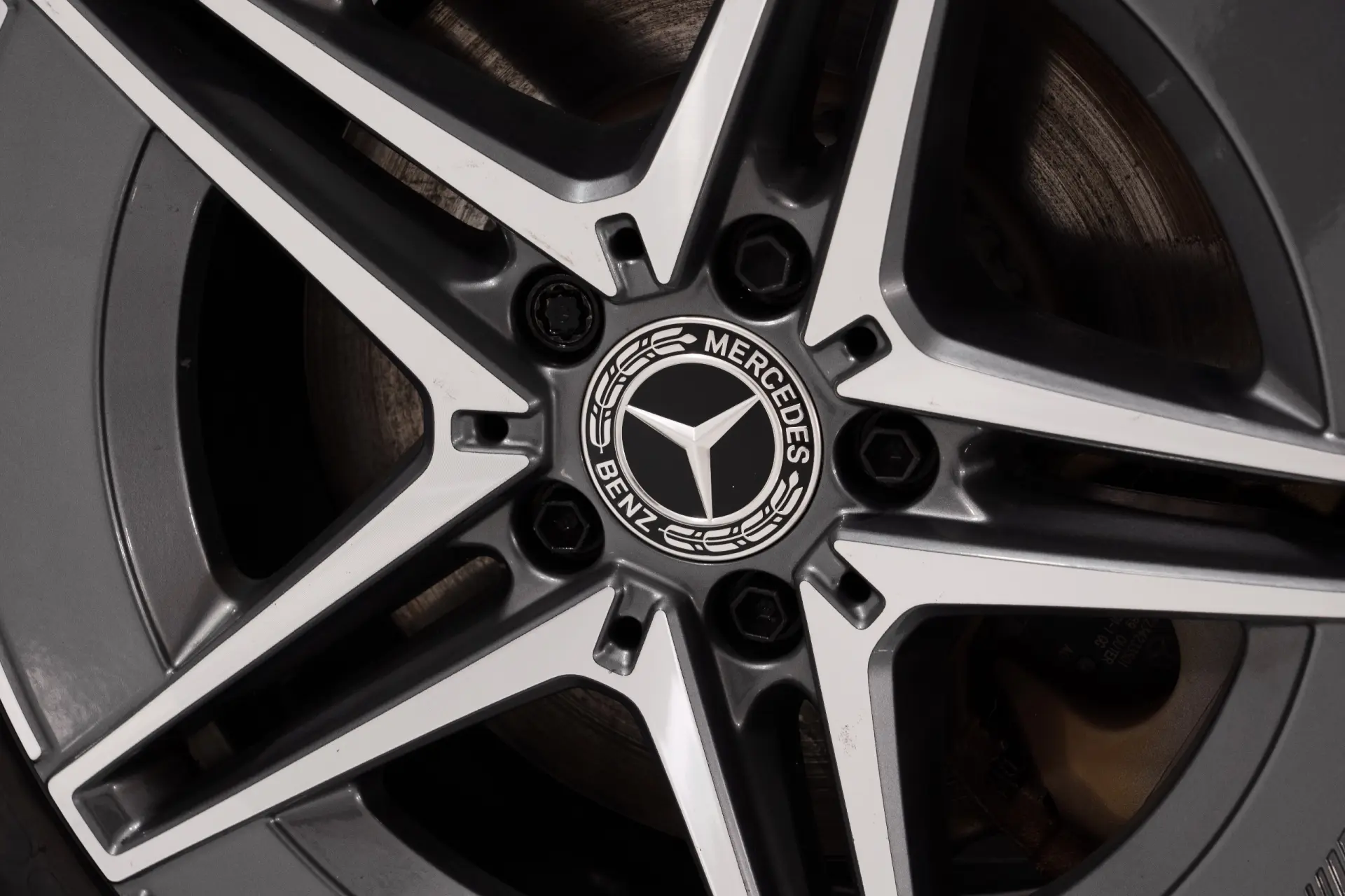 Mercedes-Benz C 300 e AMG Line 17