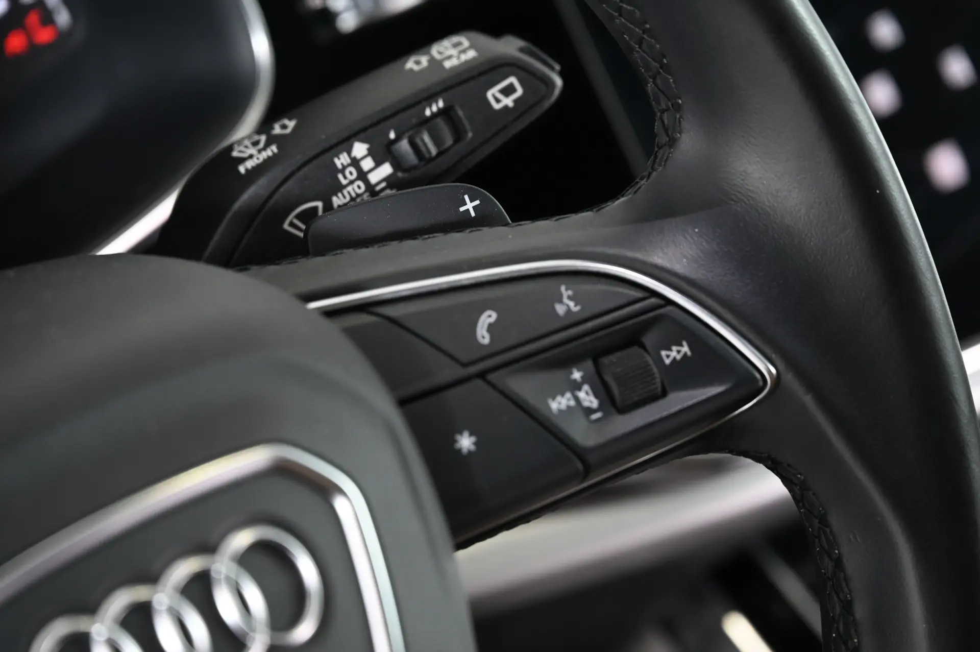Audi Q8 55 TFSIe quattro Tiptronic 39