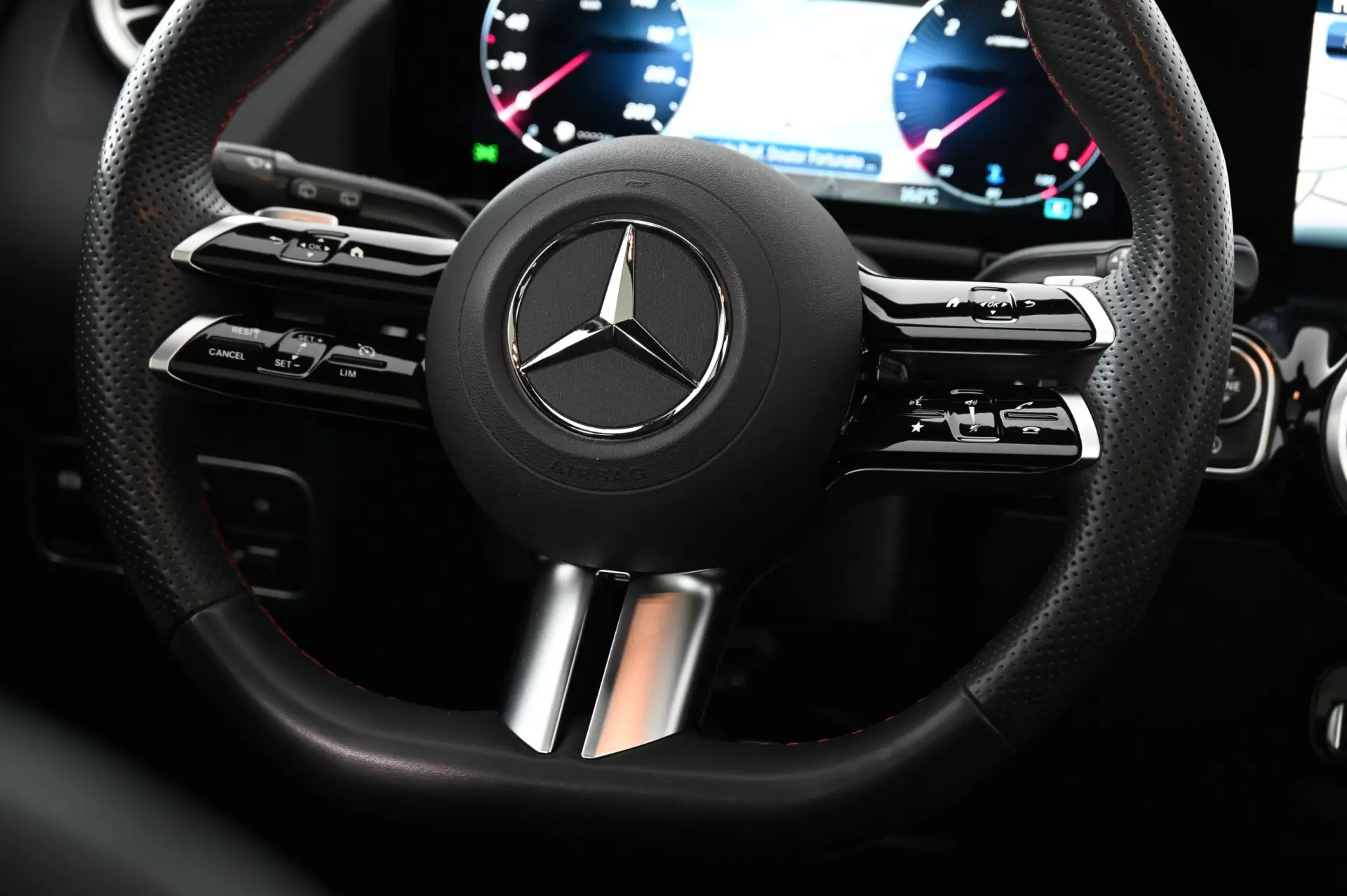 Mercedes-Benz GLA 200 d AMG Line 14