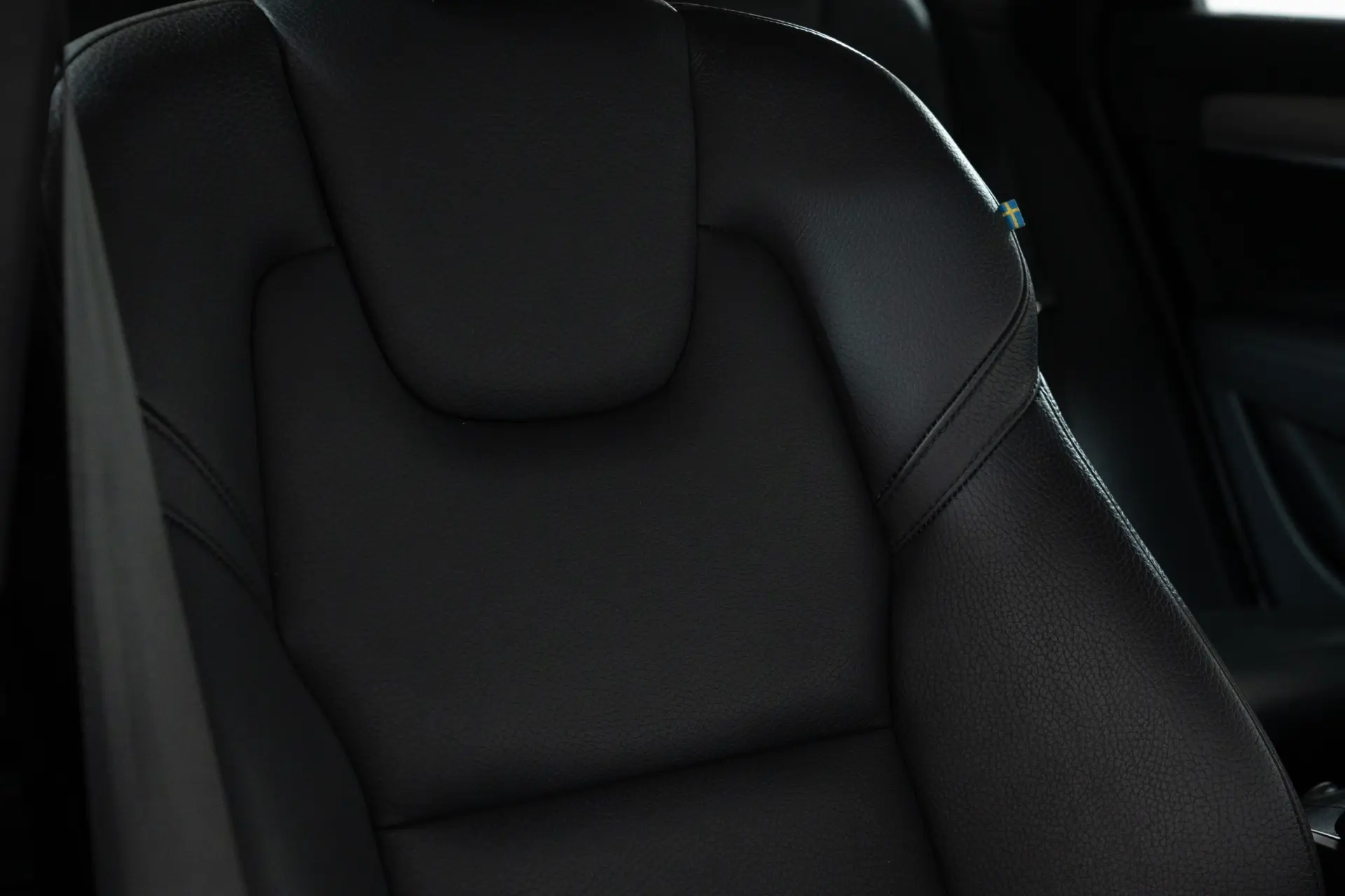 Volvo V90 2.0 T6 PHEV Inscription Expression AWD 26
