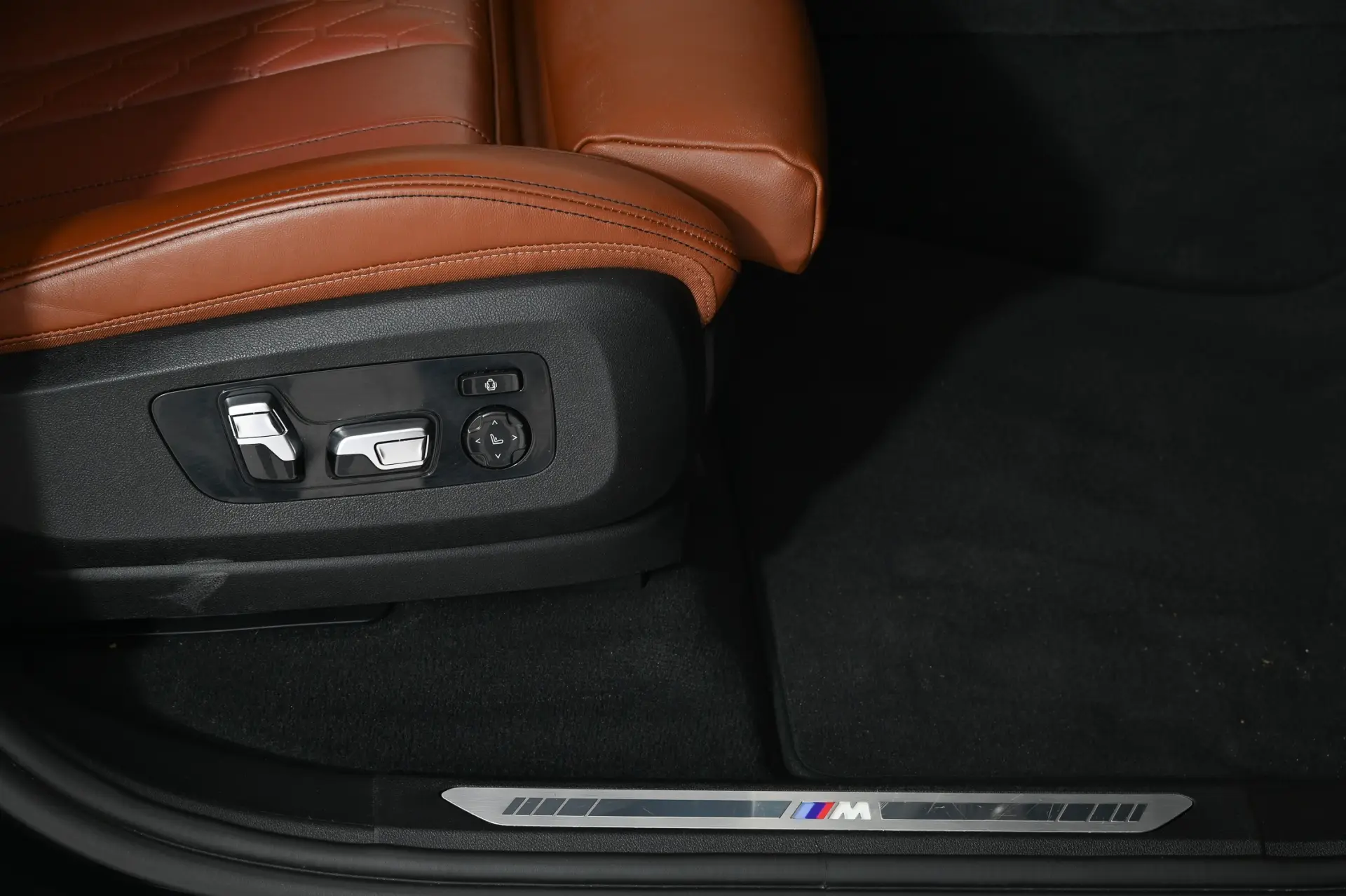 BMW X5 50 e xDrive Edição Desportiva M 22