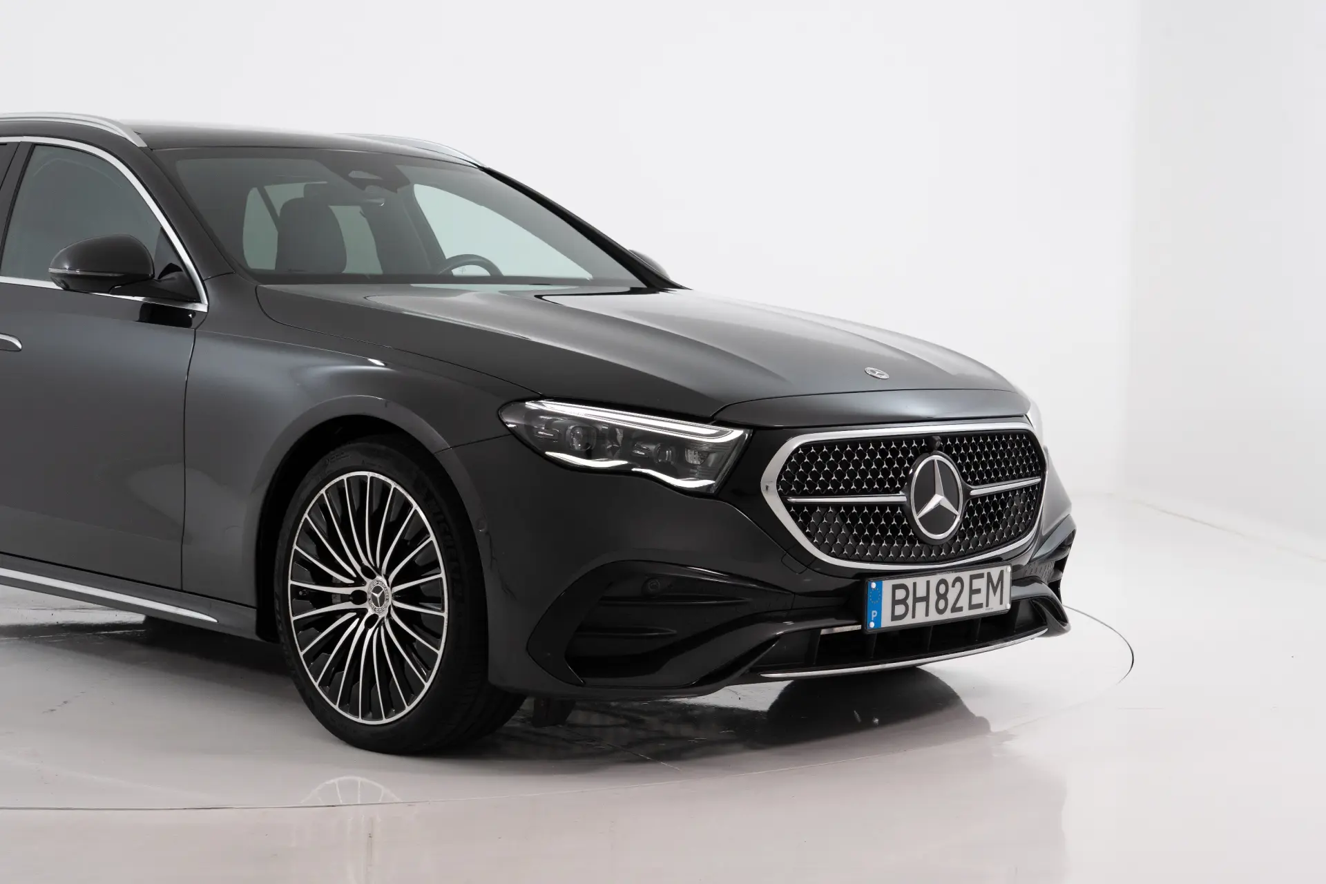 Mercedes-Benz E 300 e AMG Line 13