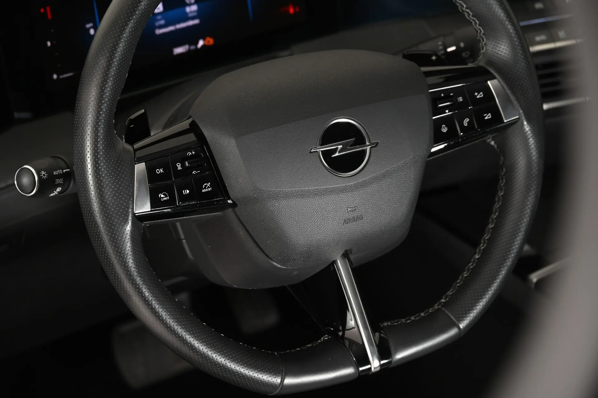 Opel Astra 1.2 T Elegance 15