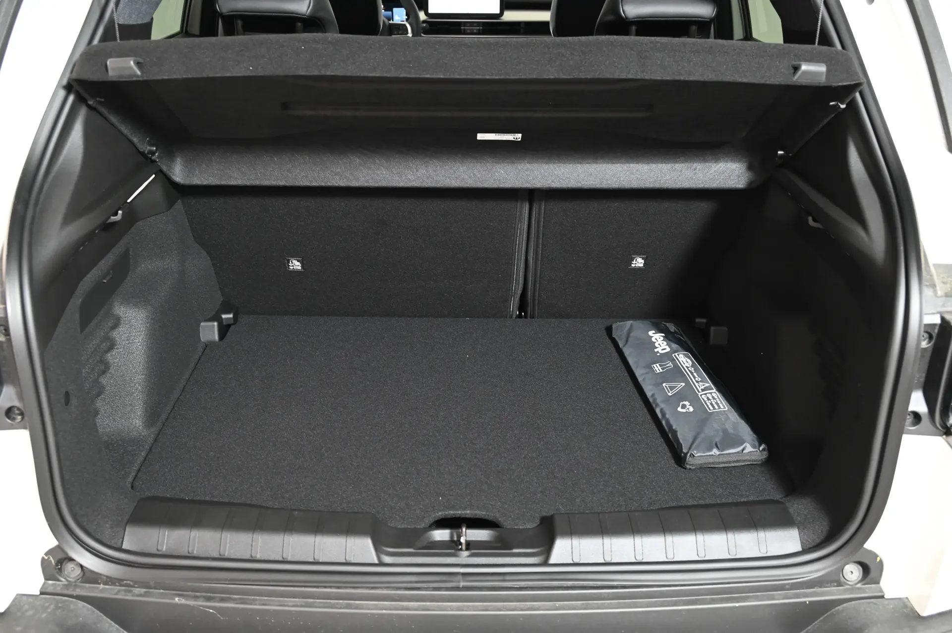 Jeep Avenger 1.2 e-Hybrid Summit DCT 9