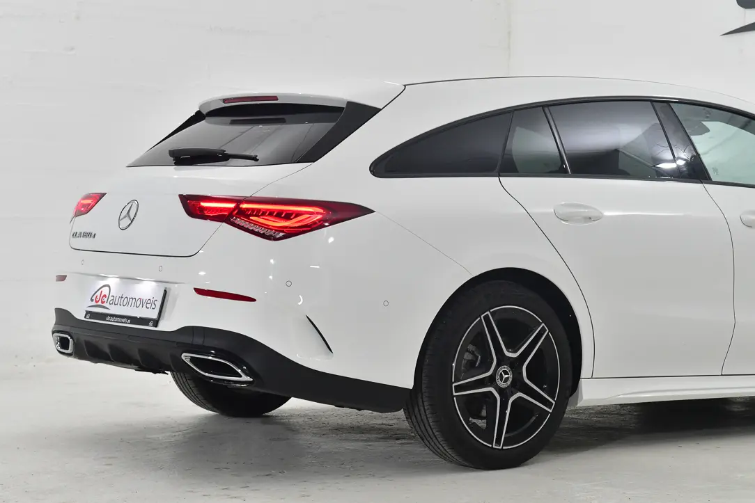 Mercedes-Benz CLA 180 d Shooting Brake AMG Line Aut. 12