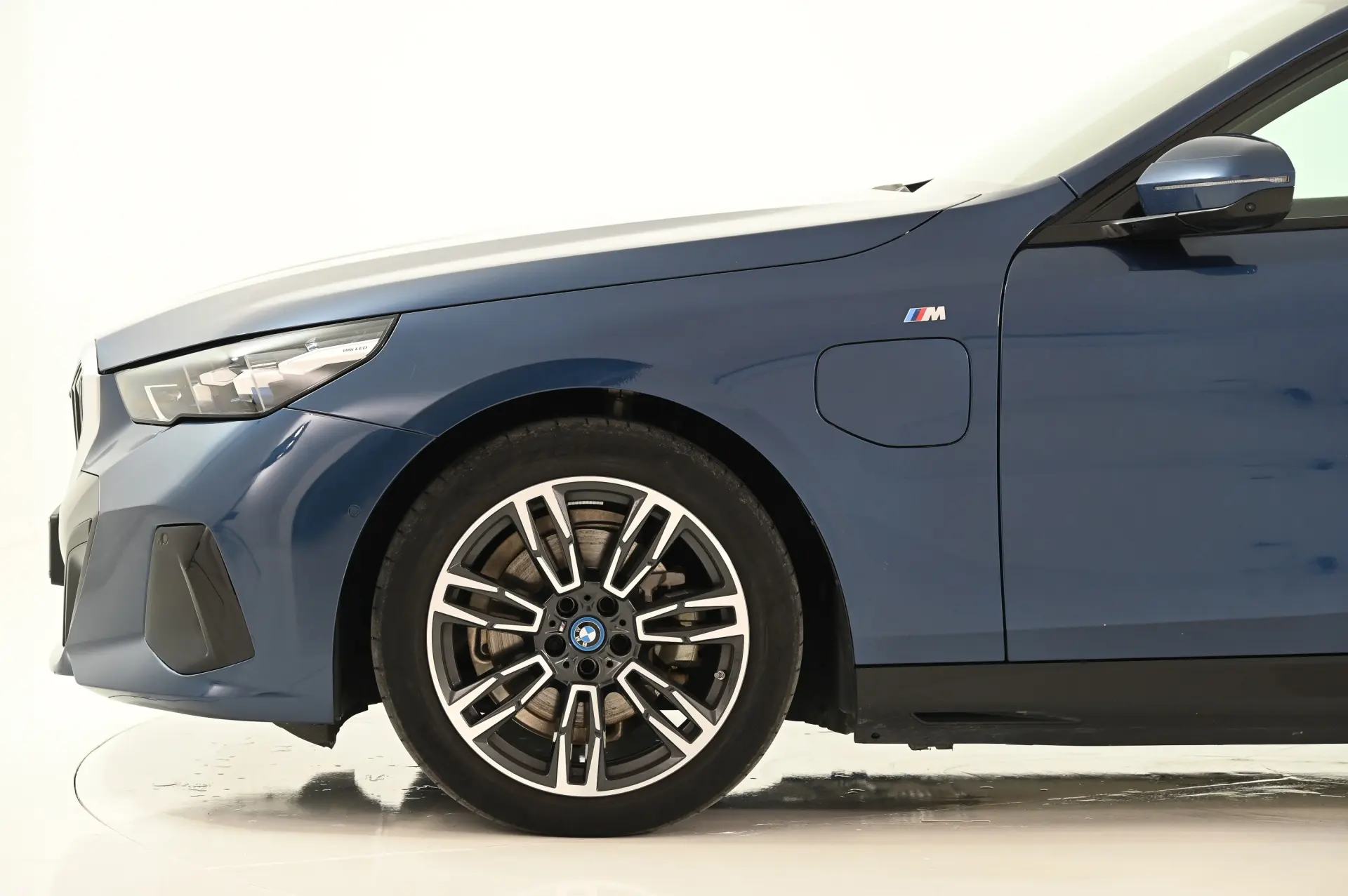 BMW 530 e Pack Desportivo M 14