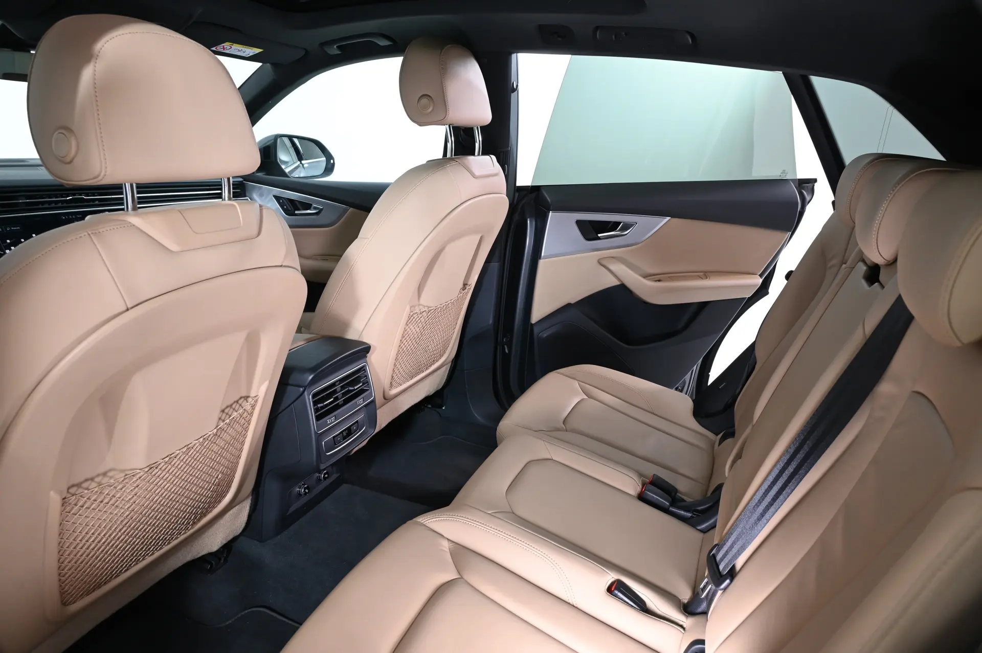 Audi Q8 55 TFSIe quattro Tiptronic 33