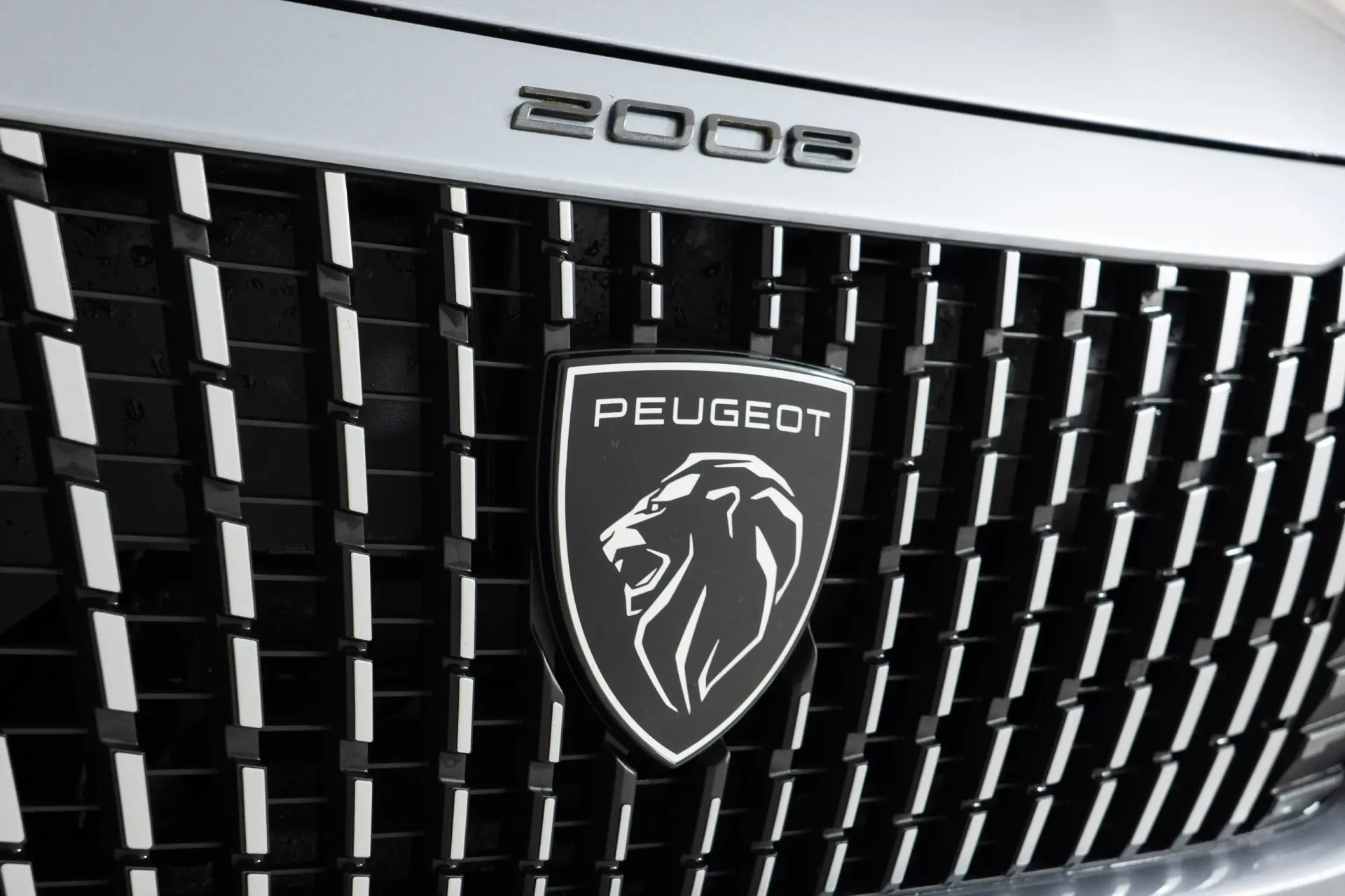 Peugeot 2008 1.2 PureTech Allure Pack EAT8 15