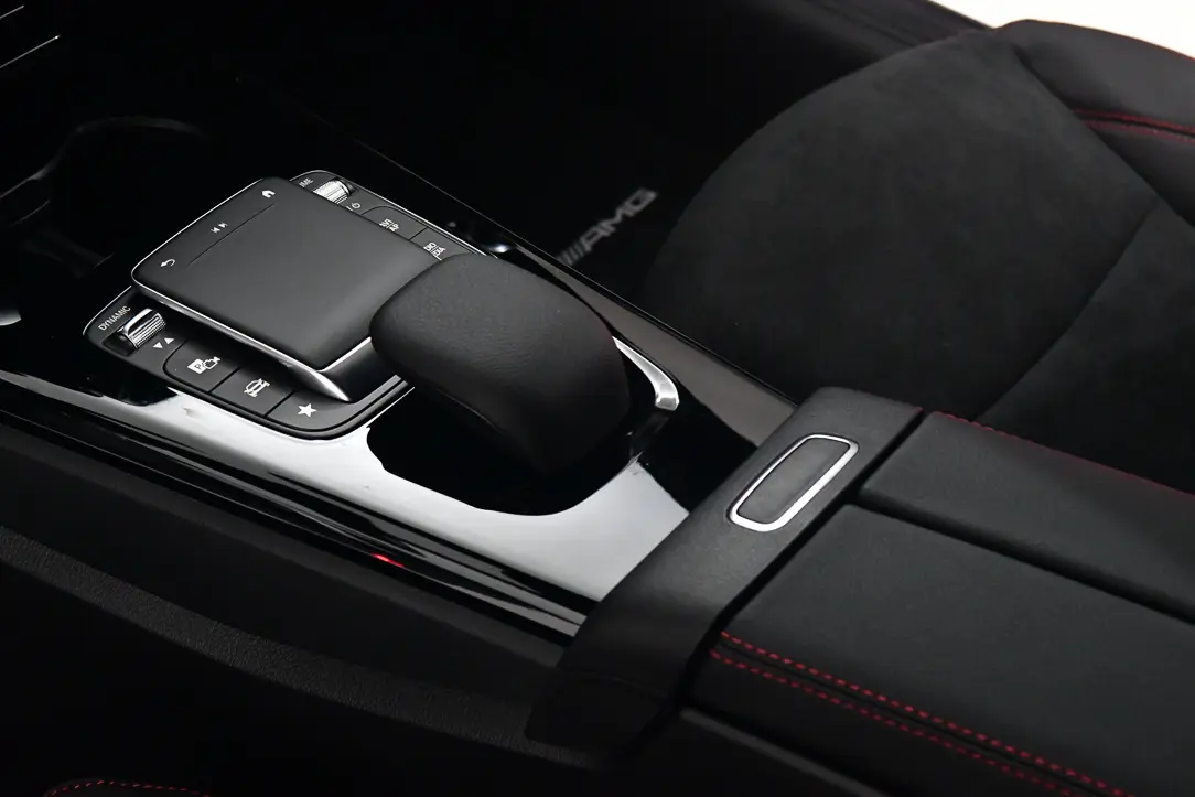 Mercedes-Benz CLA 180 d Shooting Brake AMG Line Aut. 15