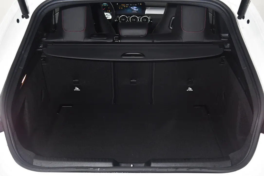 Mercedes-Benz CLA 180 d Shooting Brake AMG Line Aut. 9