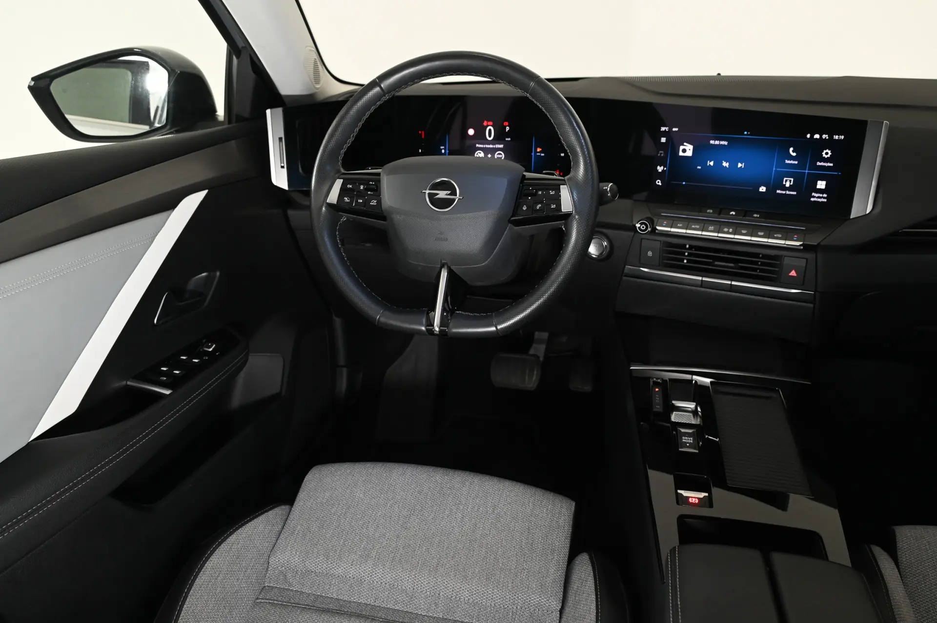 Opel Astra 1.2 T Elegance 13