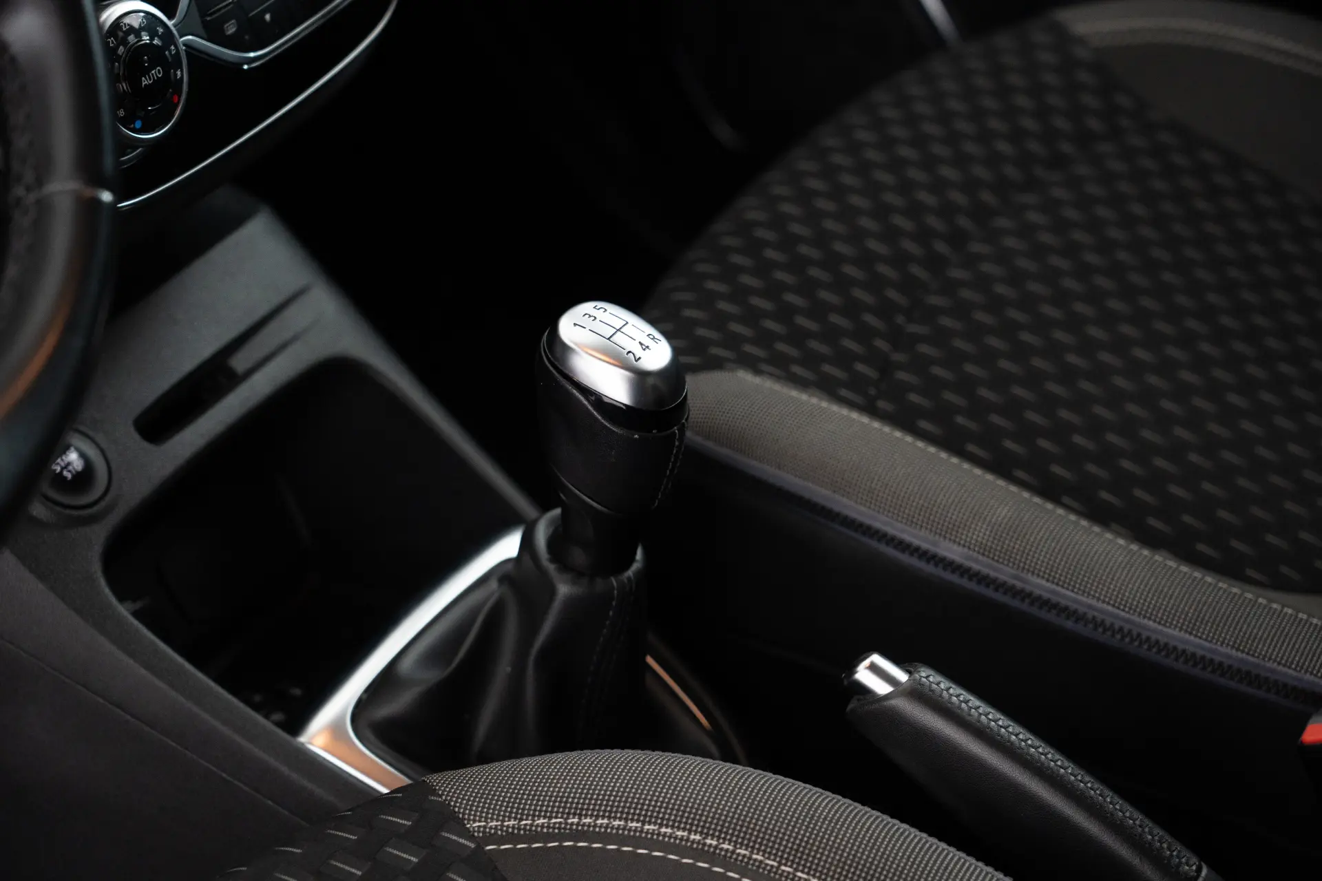Renault Captur Outro 26
