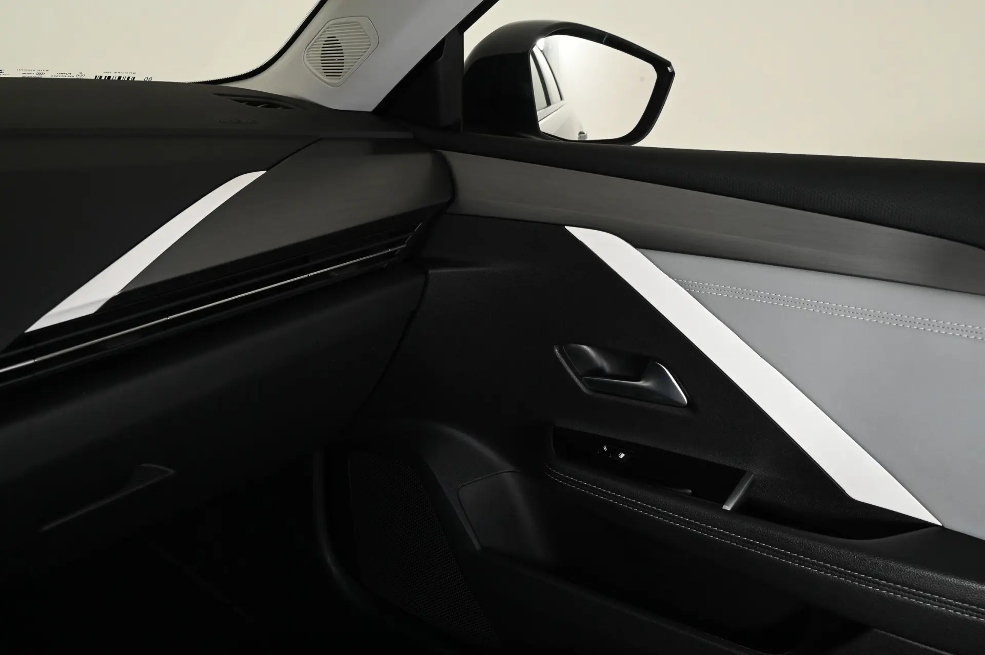 Opel Astra 1.2 T Elegance 22