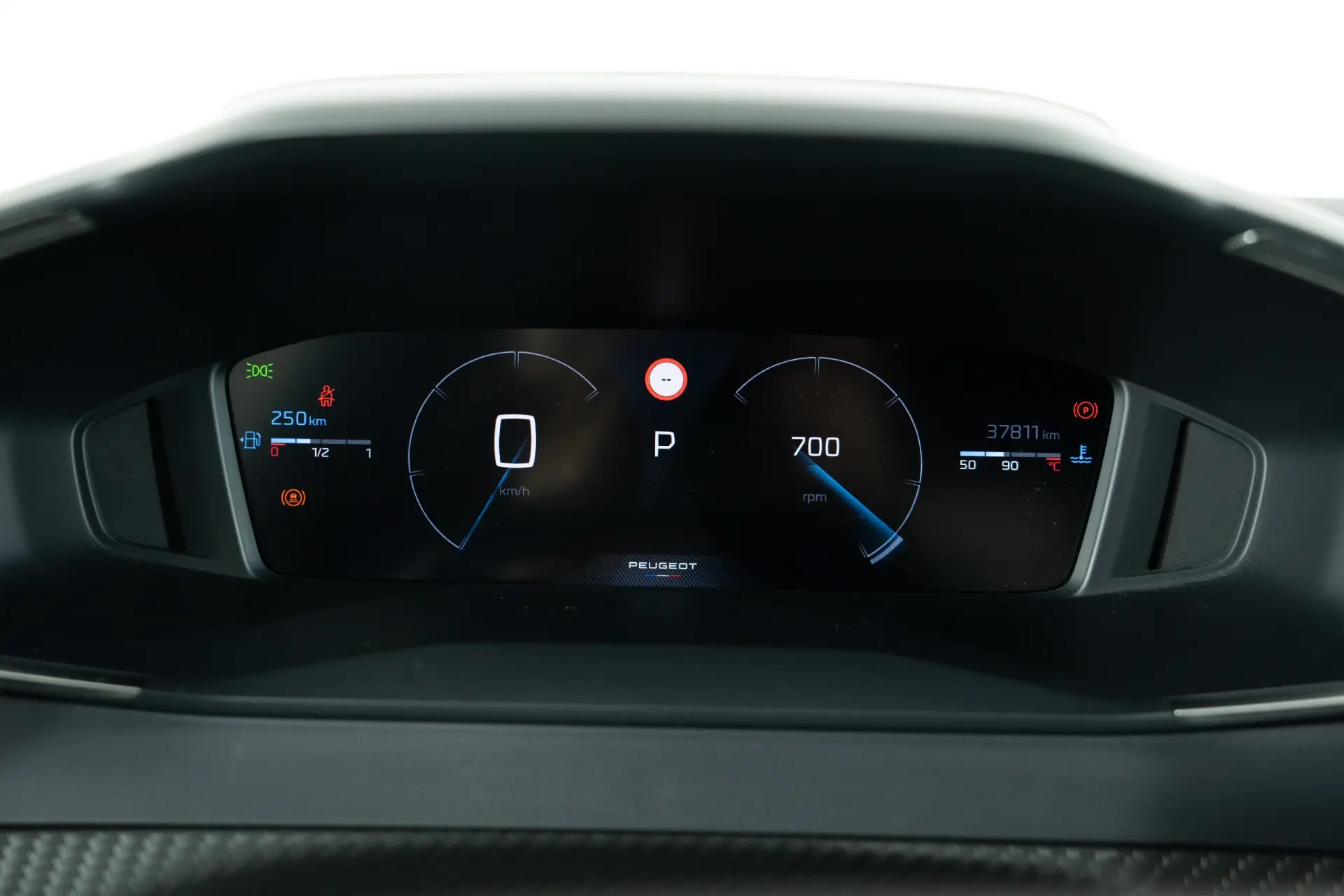 Peugeot 2008 1.2 PureTech Allure Pack EAT8 23