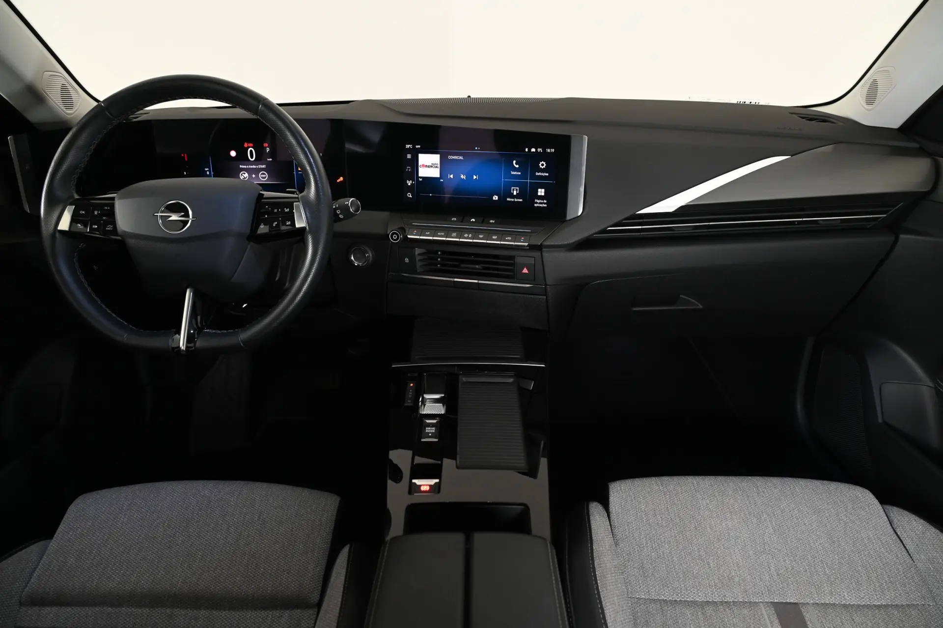 Opel Astra 1.2 T Elegance 2