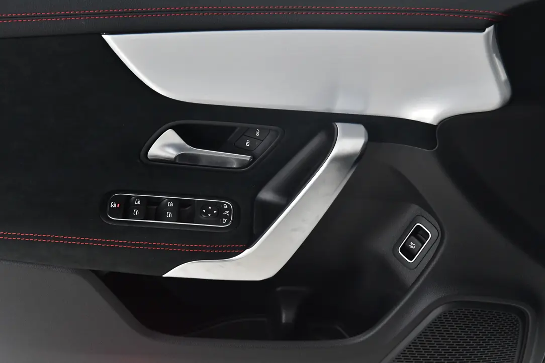 Mercedes-Benz CLA 180 d Shooting Brake AMG Line Aut. 16