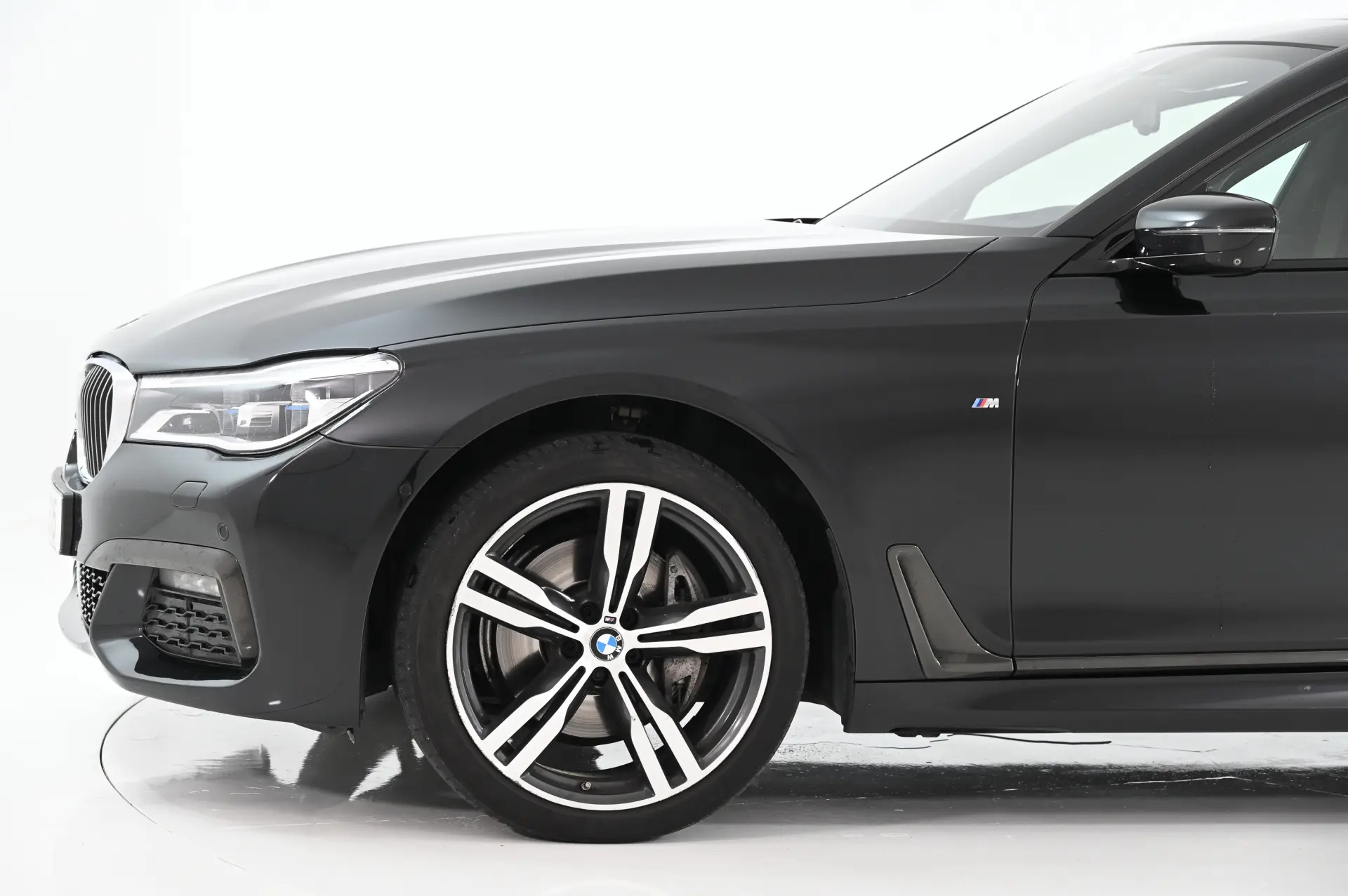 BMW 740 d xDrive Pack M Auto 11