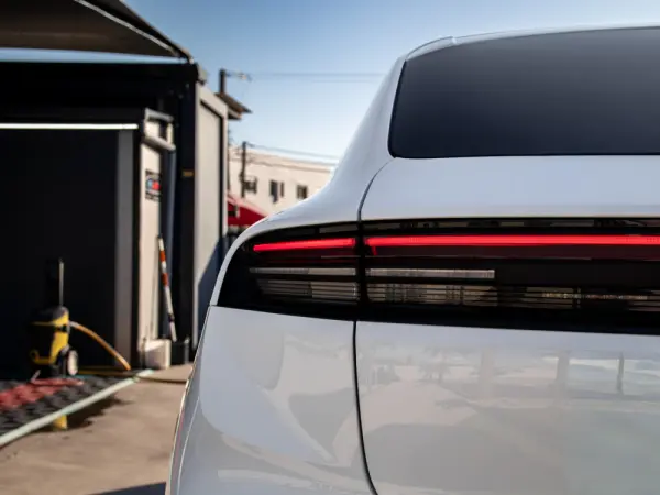 Porsche Macan Electric 12