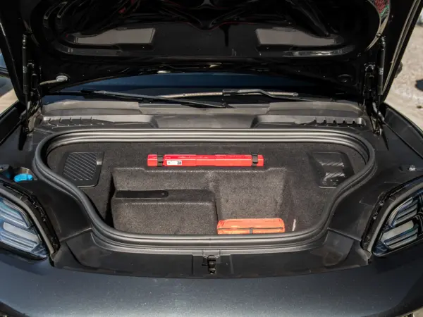 Porsche Macan Electric 4S 53