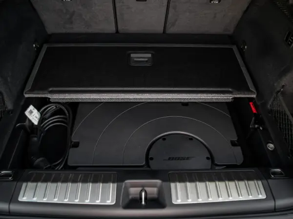 Porsche Macan Electric 10