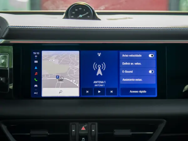Porsche Macan Electric 4S 31