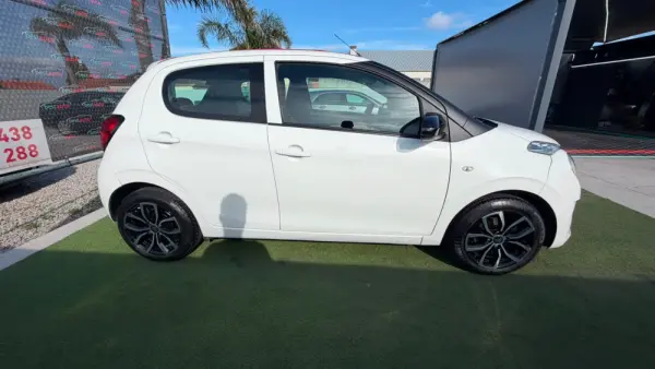 Citroen C1 1.2 VTi Shine 4