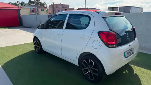 Citroen C1 1.2 VTi Shine 13