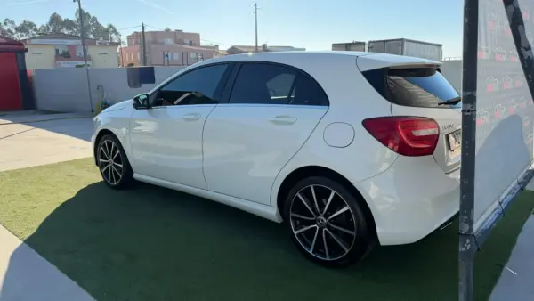 Mercedes-Benz A 180 d Urban 9