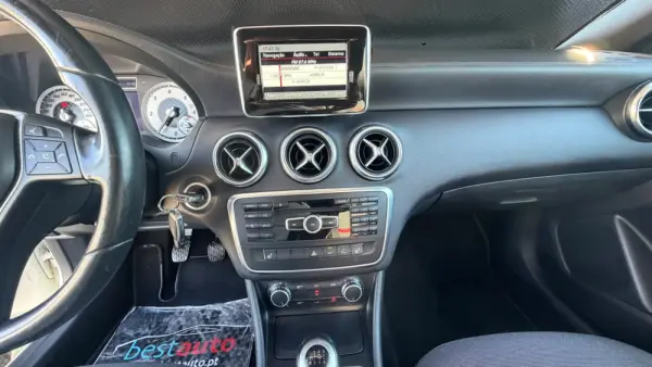 Mercedes-Benz A 180 d Urban 26
