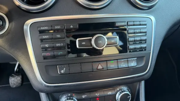 Mercedes-Benz A 180 d Urban 32